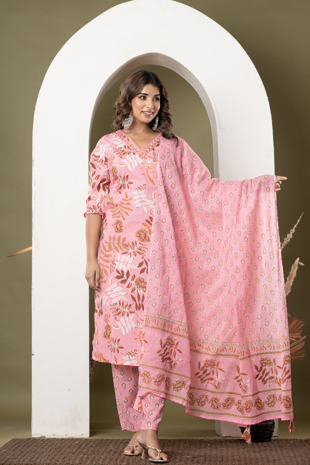 Elevate Botanical Printed Kurta Pant Dupatta Kurta Set