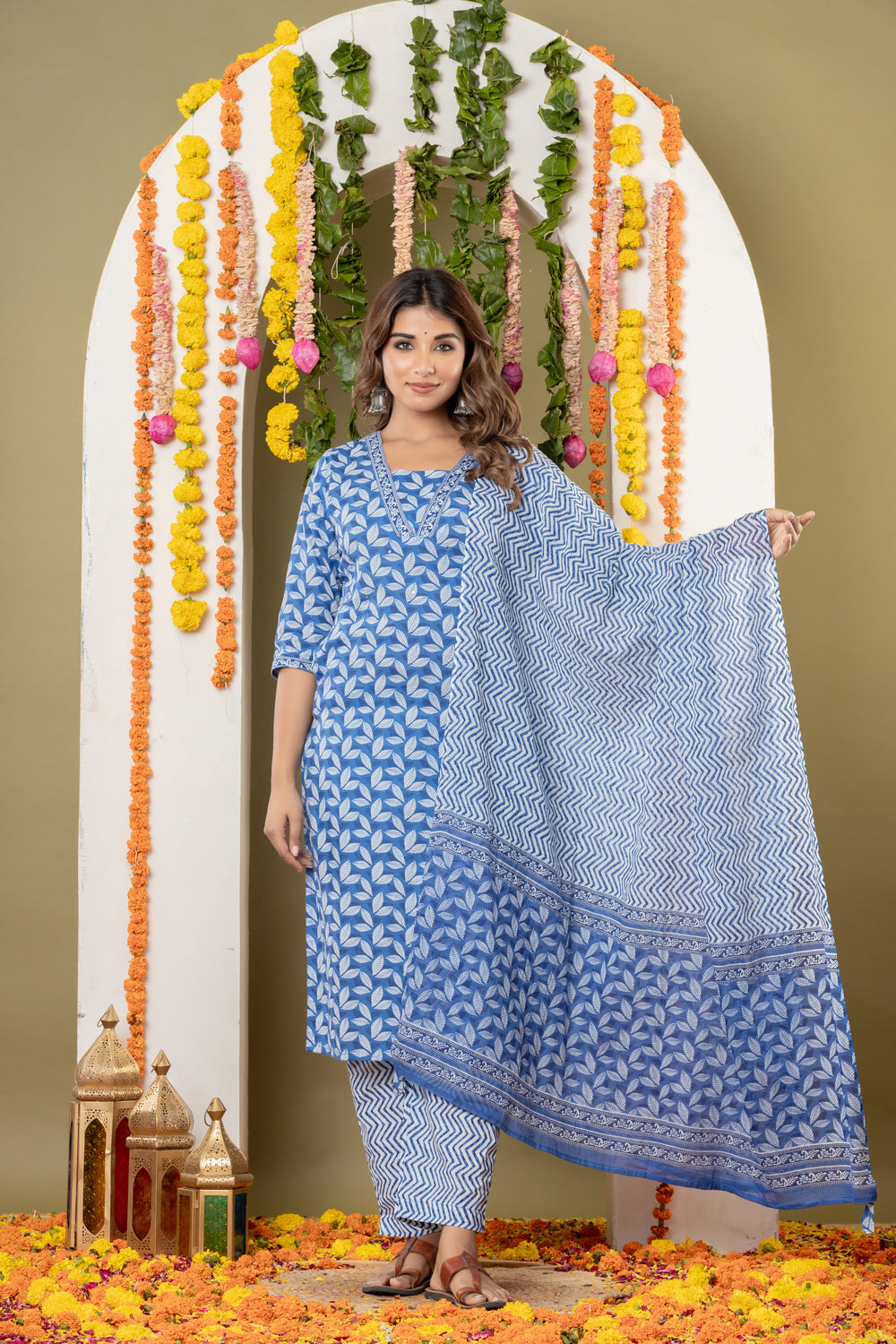 Elevate Leaf Printed Cotton Kurti Pant Dupatta Set