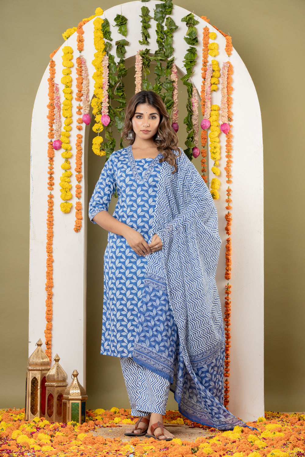 Elevate Leaf Printed Cotton Kurti Pant Dupatta Set