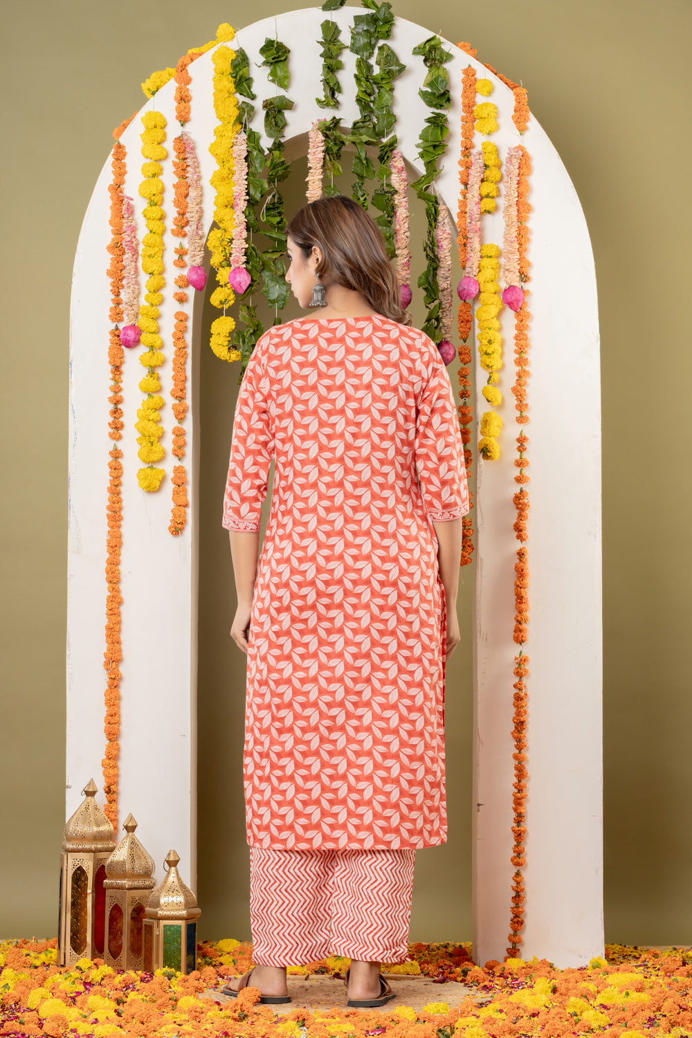 Elevate  Leaf Printed Cotton Kurti Pant Dupatta Set