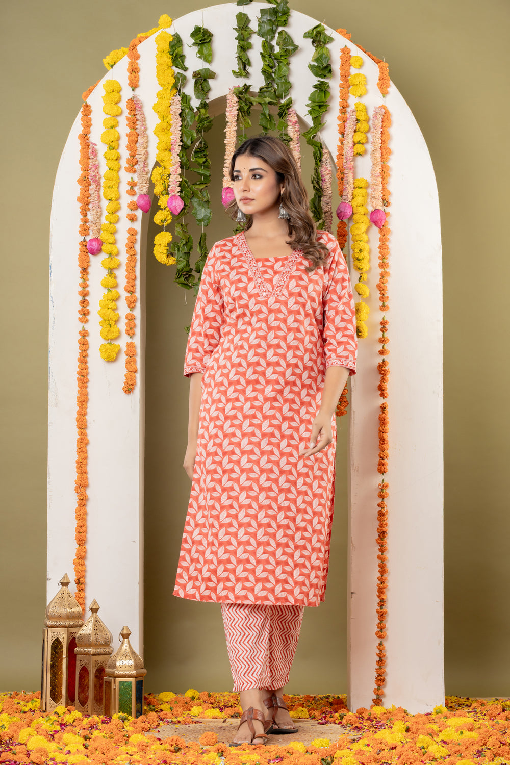 Elevate  Leaf Printed Cotton Kurti Pant Dupatta Set