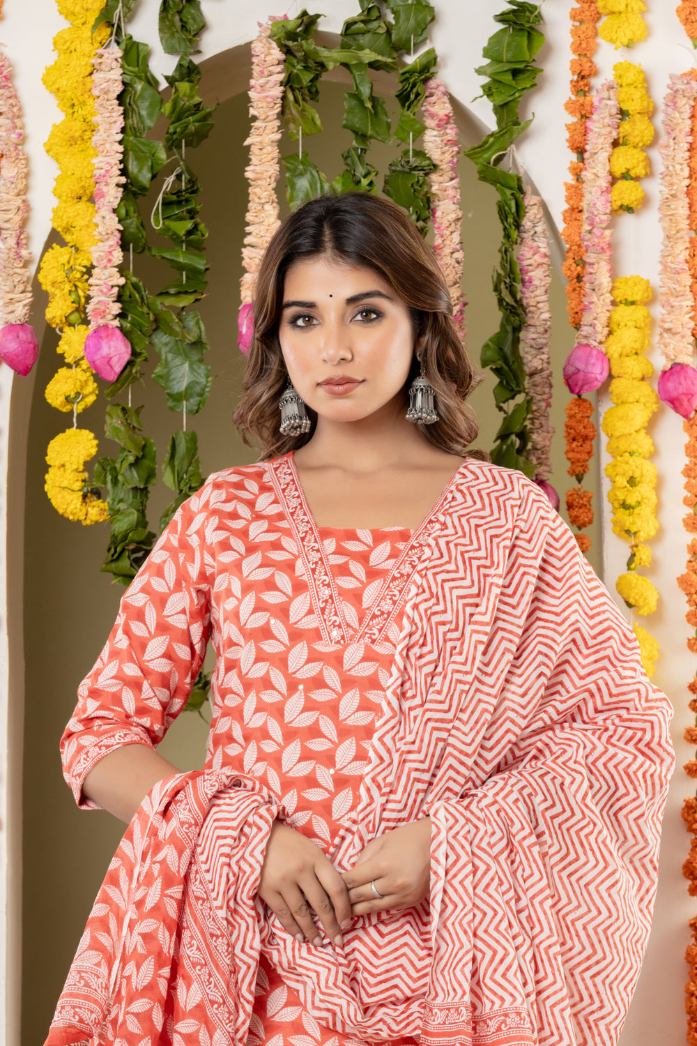 Elevate  Leaf Printed Cotton Kurti Pant Dupatta Set