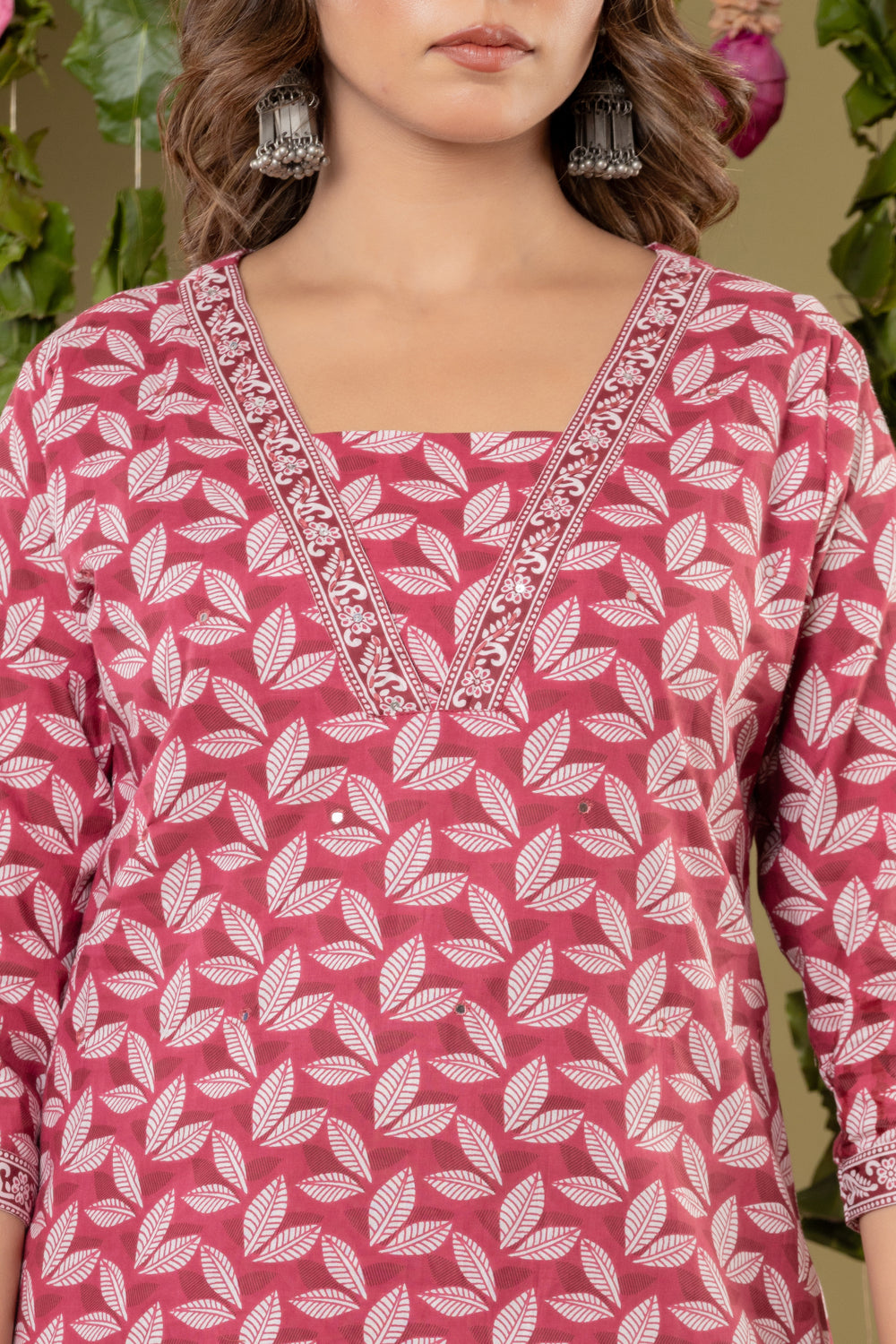 Elevate  Leaf Printed Cotton Kurti Pant Dupatta Set