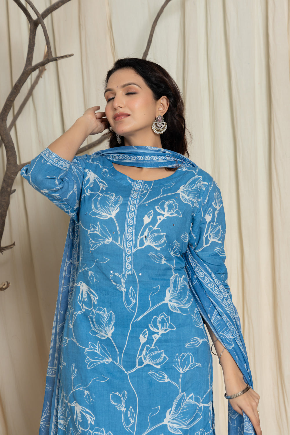 Elevate  Sky Blue Botanical Printed Ethnic Kurta Set