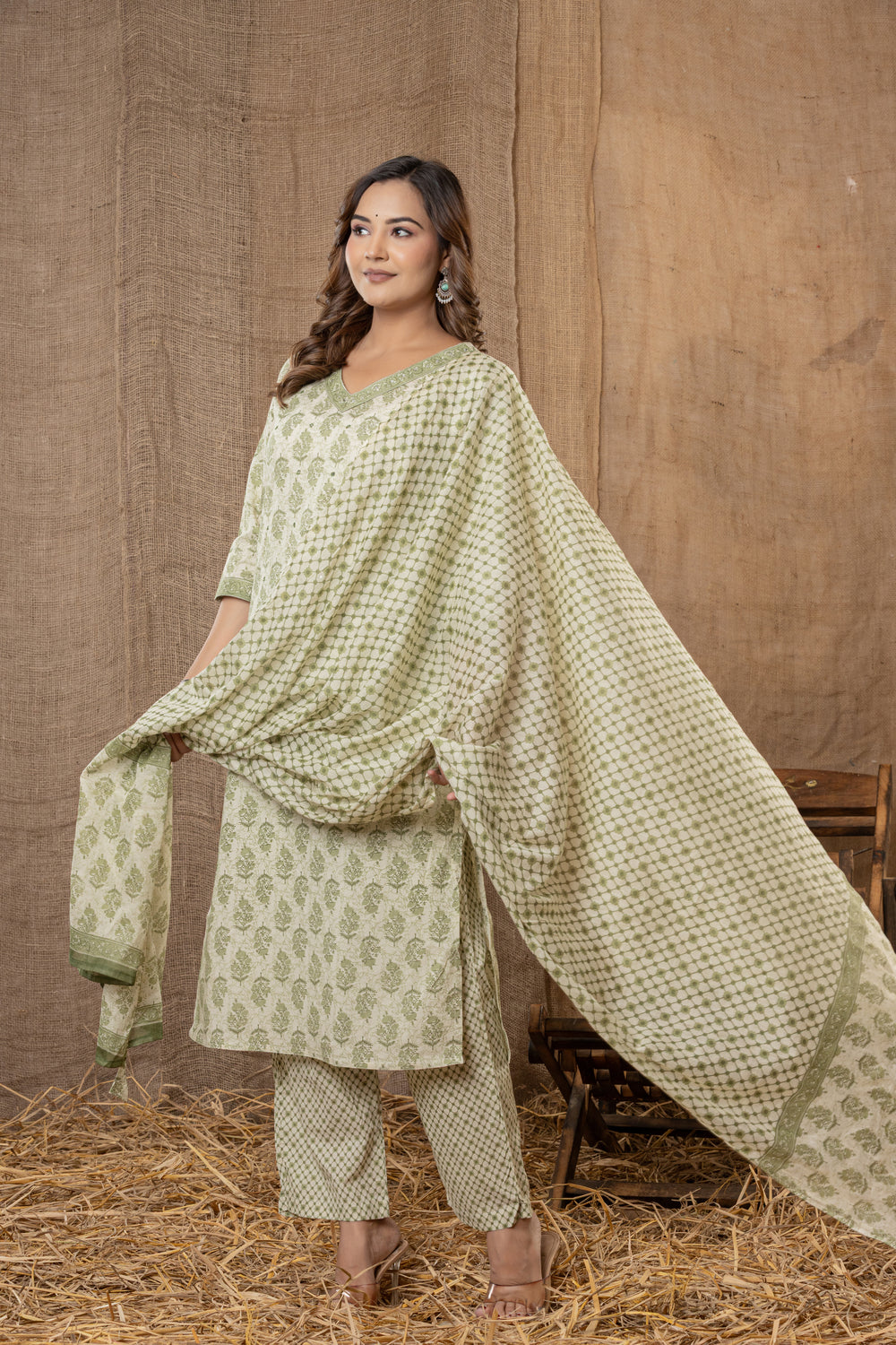 Elevate Ethnic Leaf Motif Women’s Kurta Set