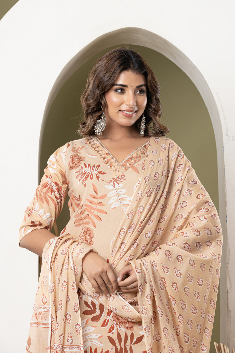Elevate Botanical Printed Kurta Pant Dupatta Kurta Set