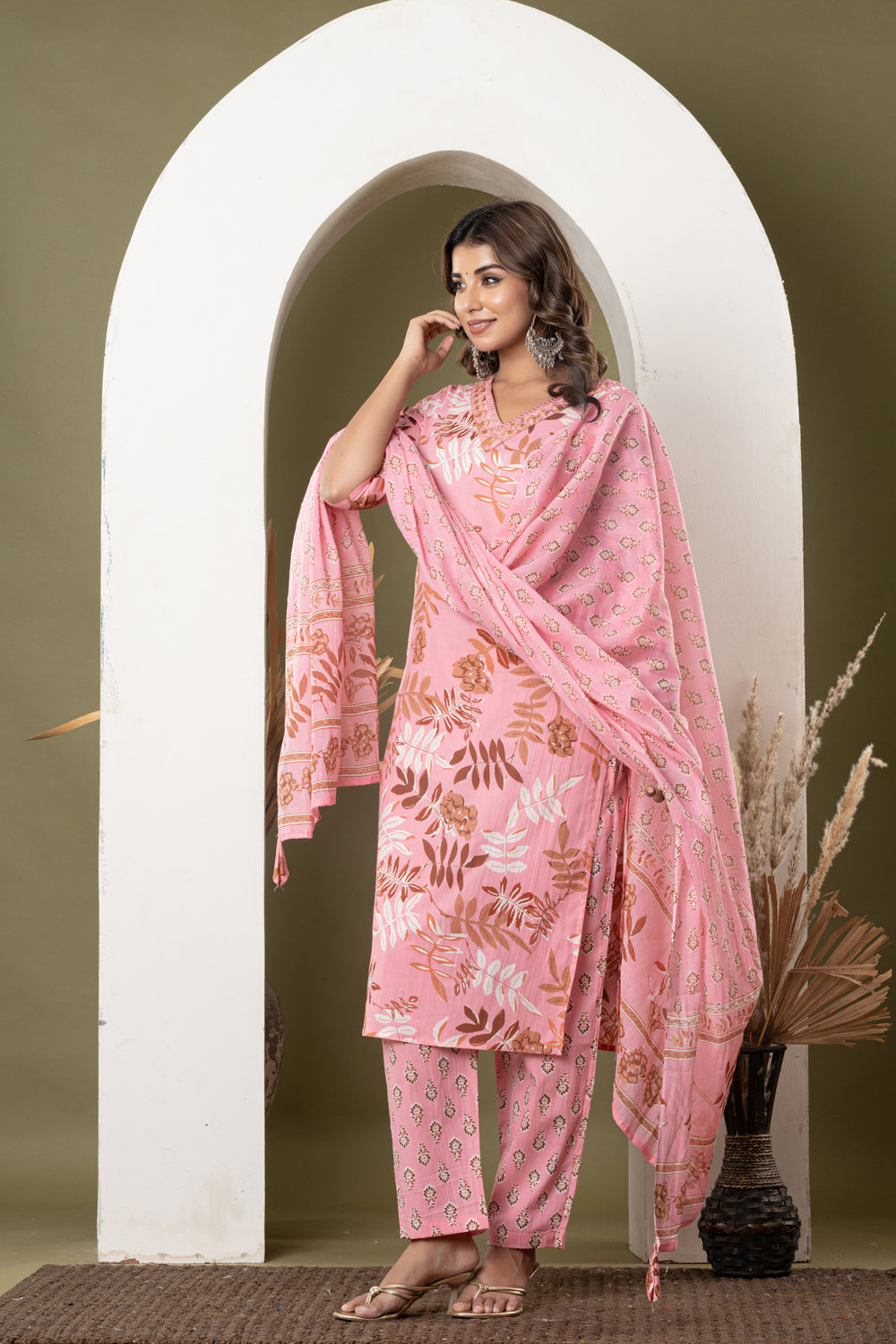 Elevate Botanical Printed Kurta Pant Dupatta Kurta Set