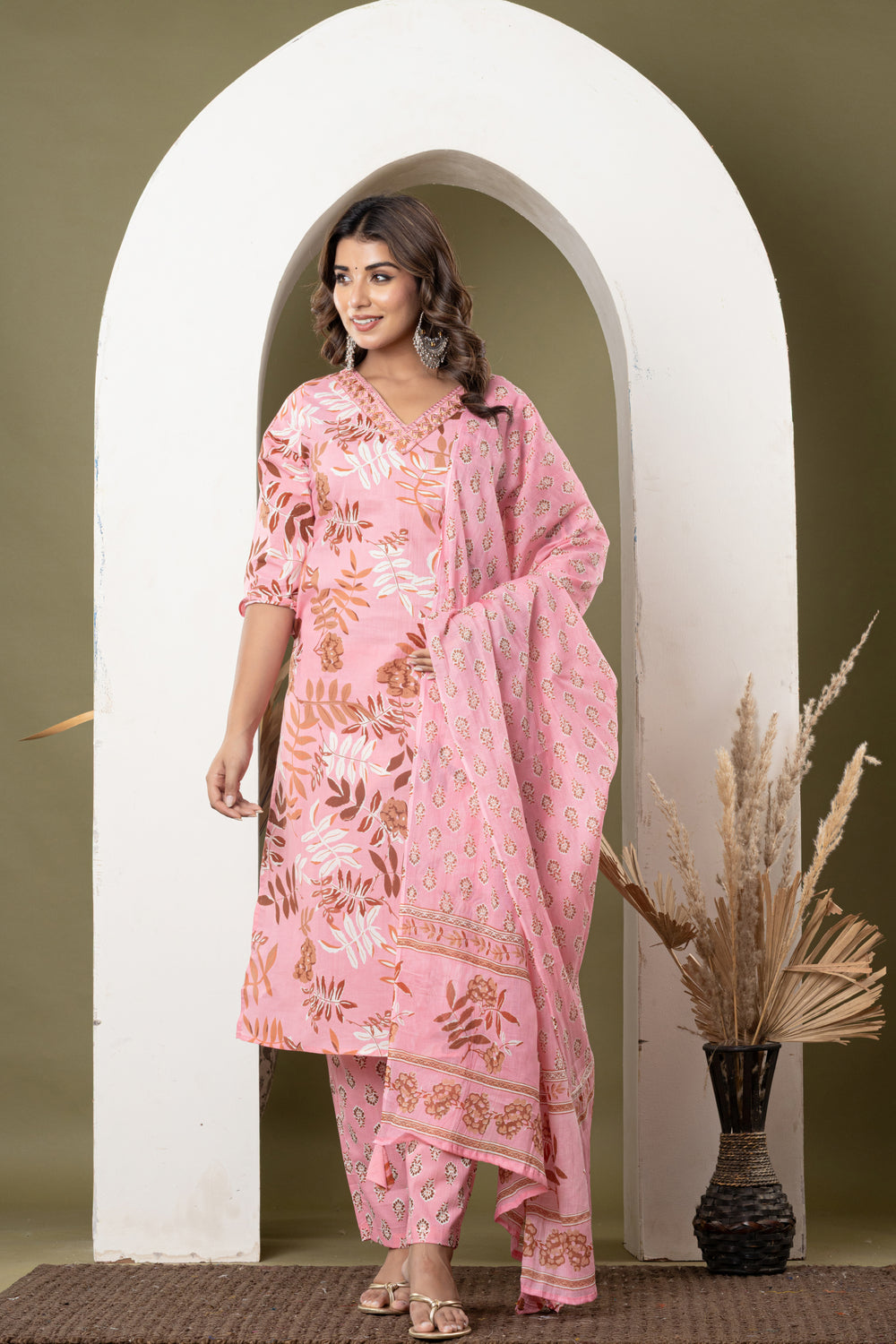 Elevate Botanical Printed Kurta Pant Dupatta Kurta Set