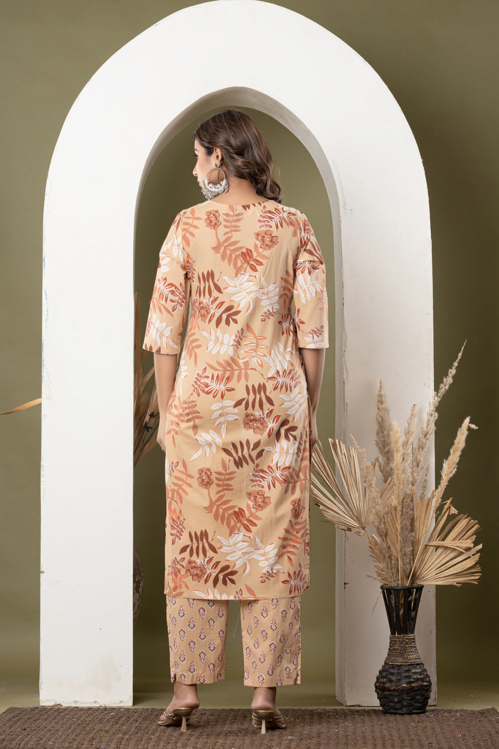 Elevate Botanical Printed Kurta Pant Dupatta Kurta Set