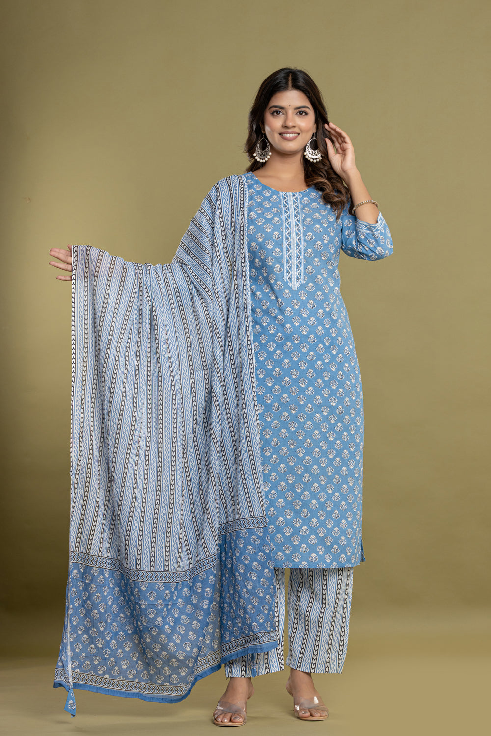 Elevate Minimal Floral Patterned Kurta Set with Dupatta