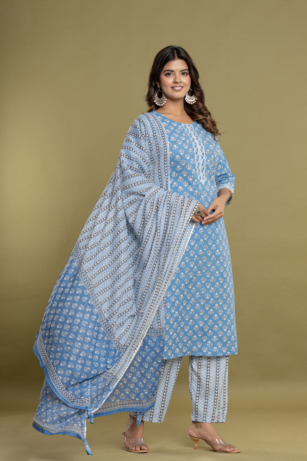 Elevate Minimal Floral Patterned Kurta Set with Dupatta
