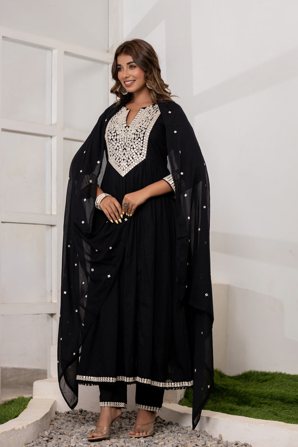 Soul Armor Embellished V-Neck Anarkali Kurta Set