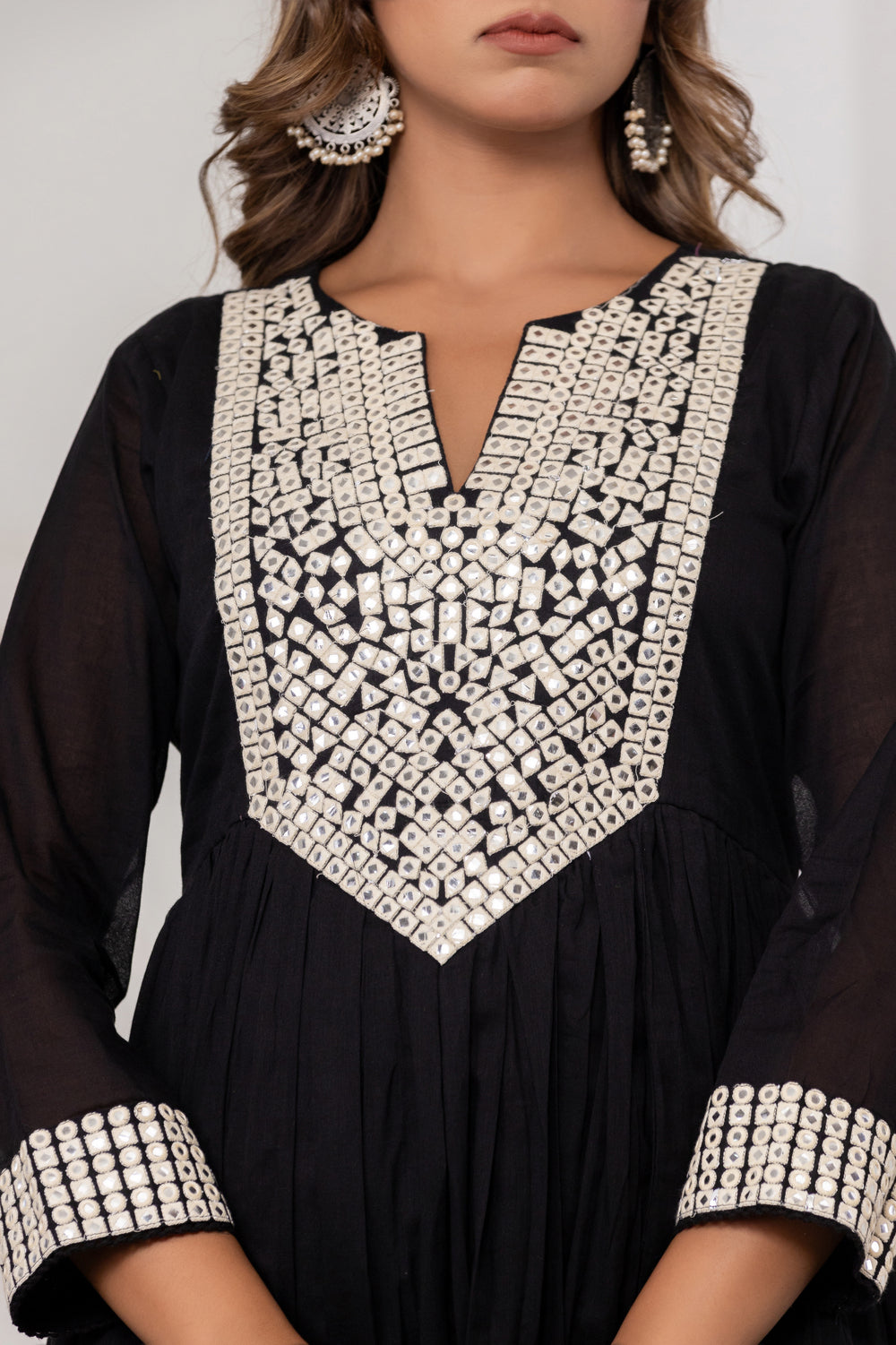 Soul Armor Embellished V-Neck Anarkali Kurta Set