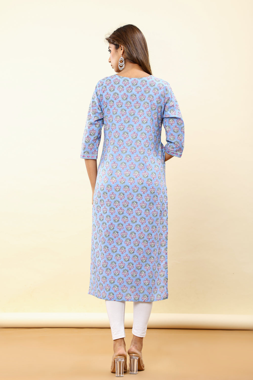 Elevate Soft Floral Patterned Casual Straight Kurta