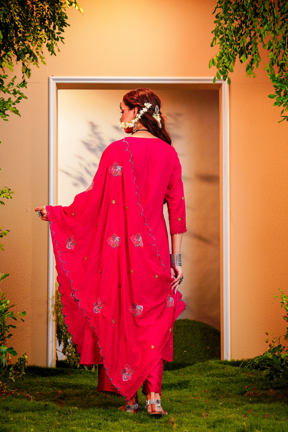 Soul Armor Ethnic Embellished Kurta Set