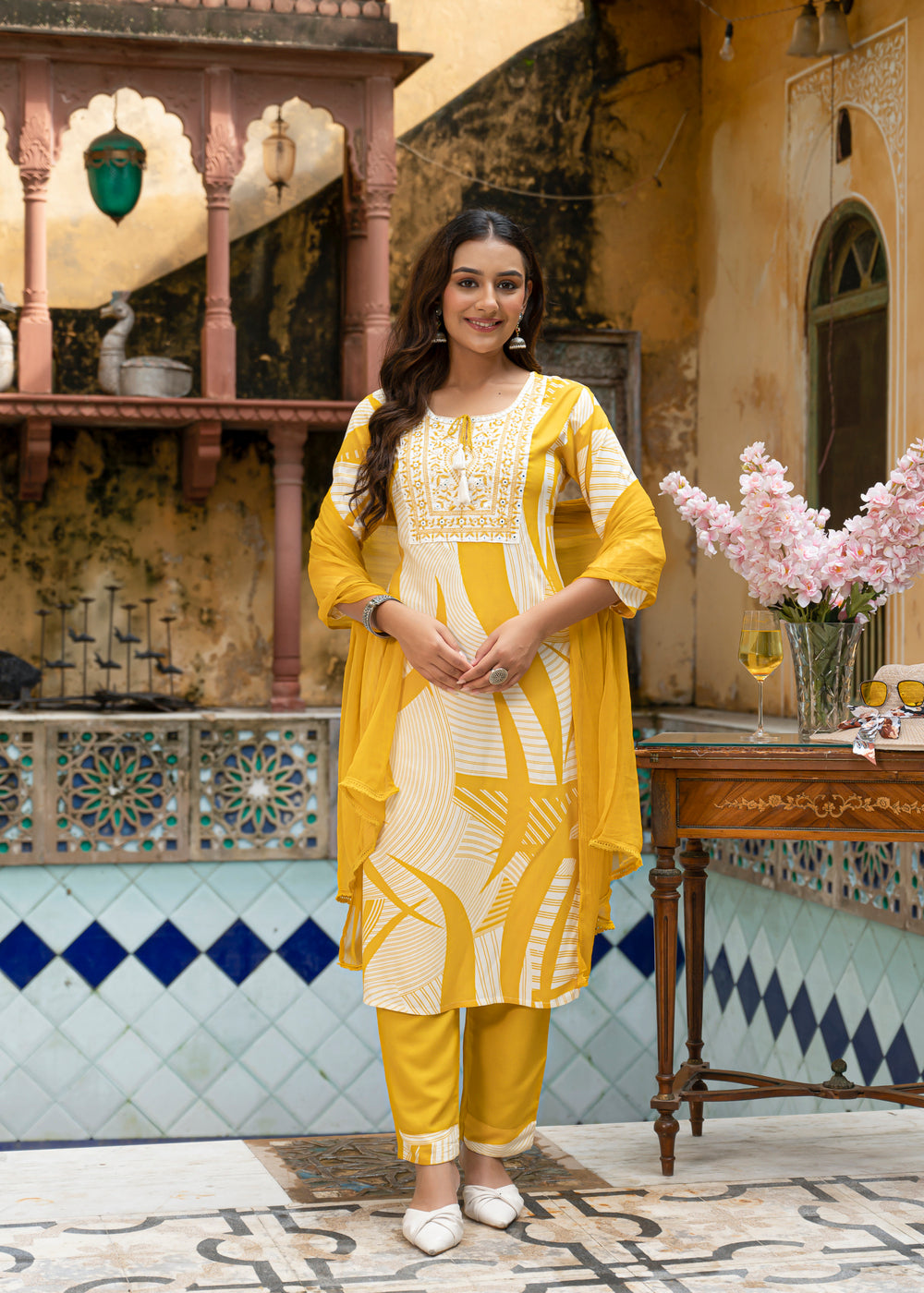 Soul Armor Geometric Design  Kurta Pant Dupatta Suit Set