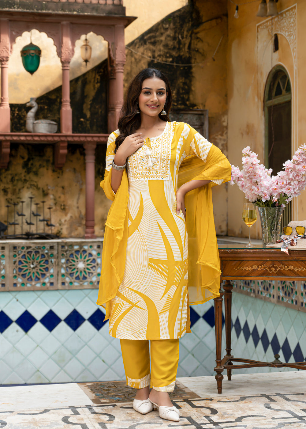 Soul Armor Geometric Design  Kurta Pant Dupatta Suit Set