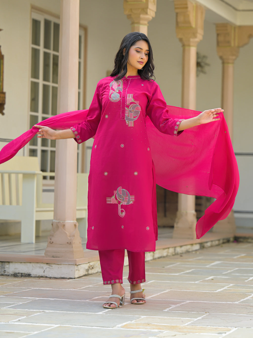 Soul Armor Solid Embroidered Kurta Set