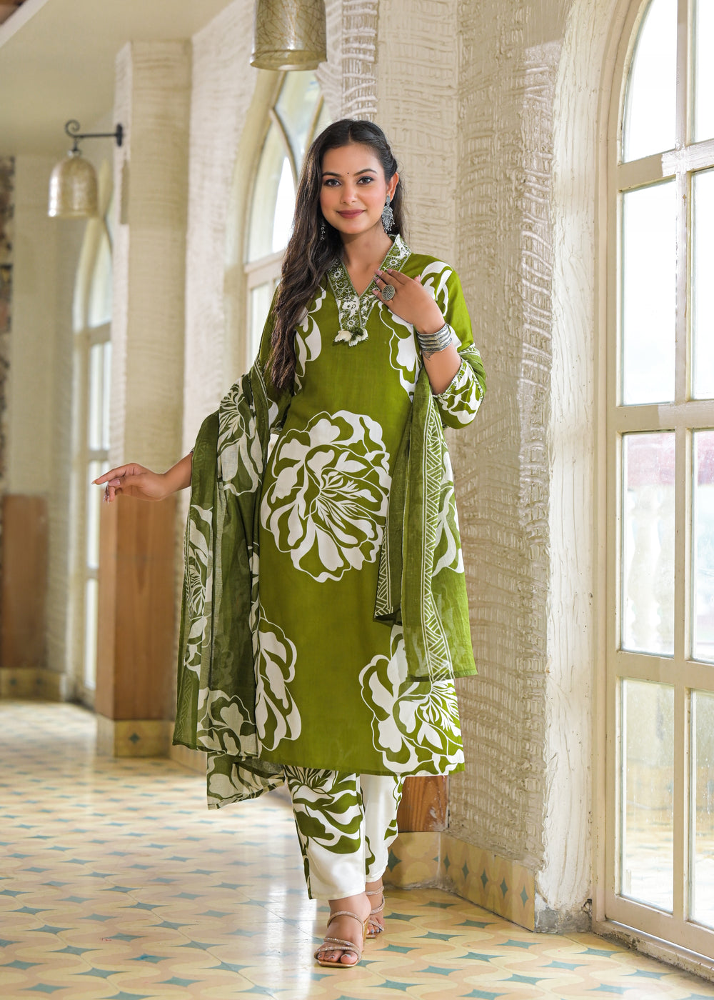 Soul Armor All-Over Floral Pattern Kurta Set