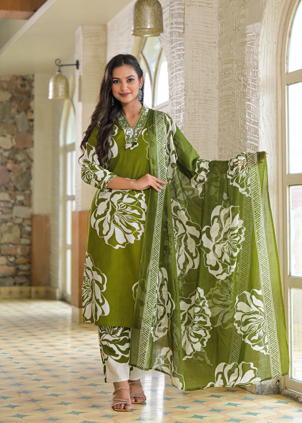 Soul Armor All-Over Floral Pattern Kurta Set