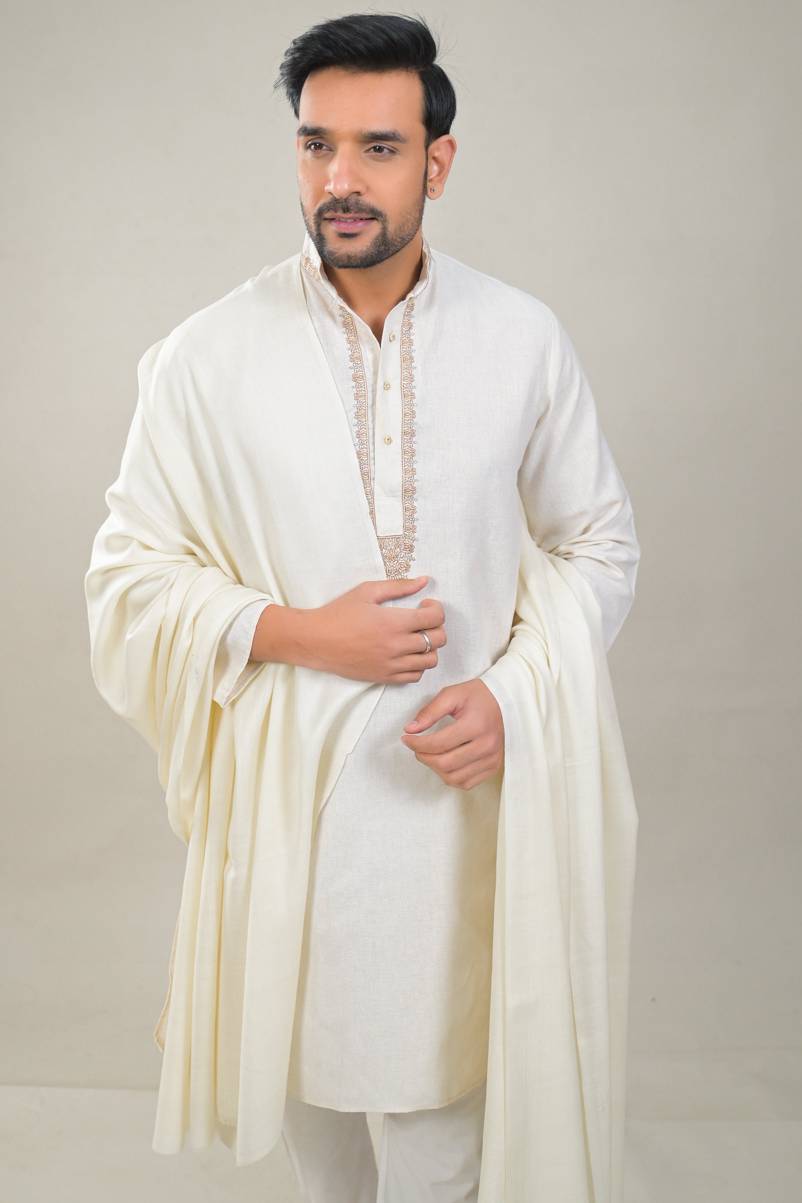 Elevate Elegant Solid Woolen Shawl