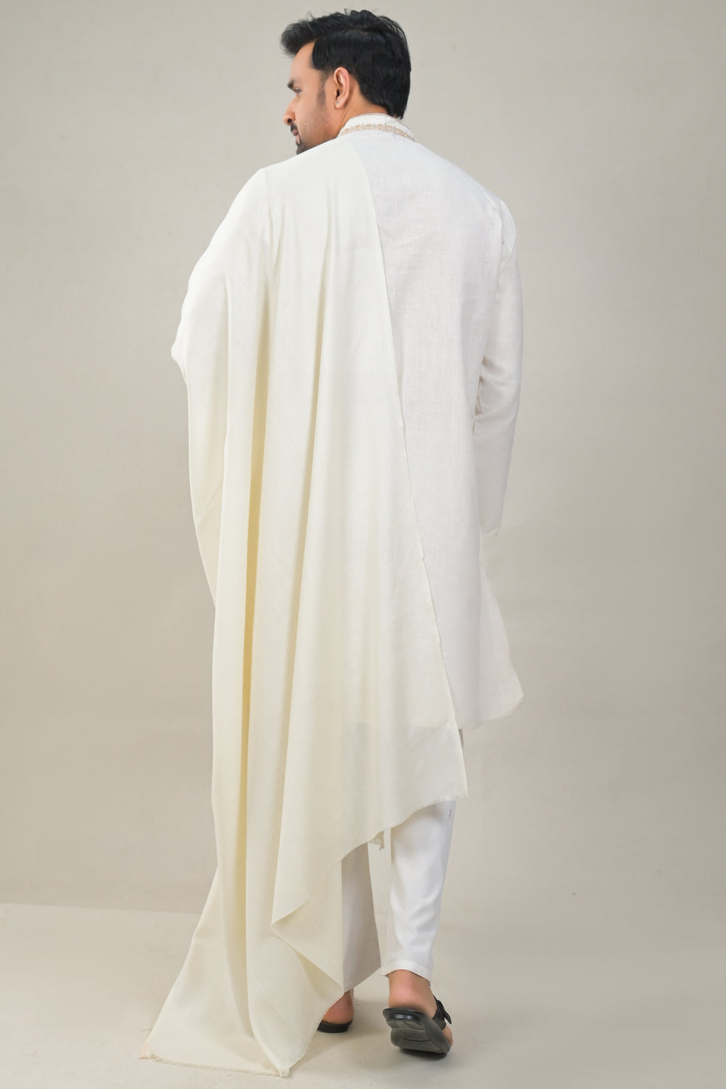 Elevate Elegant Solid Woolen Shawl