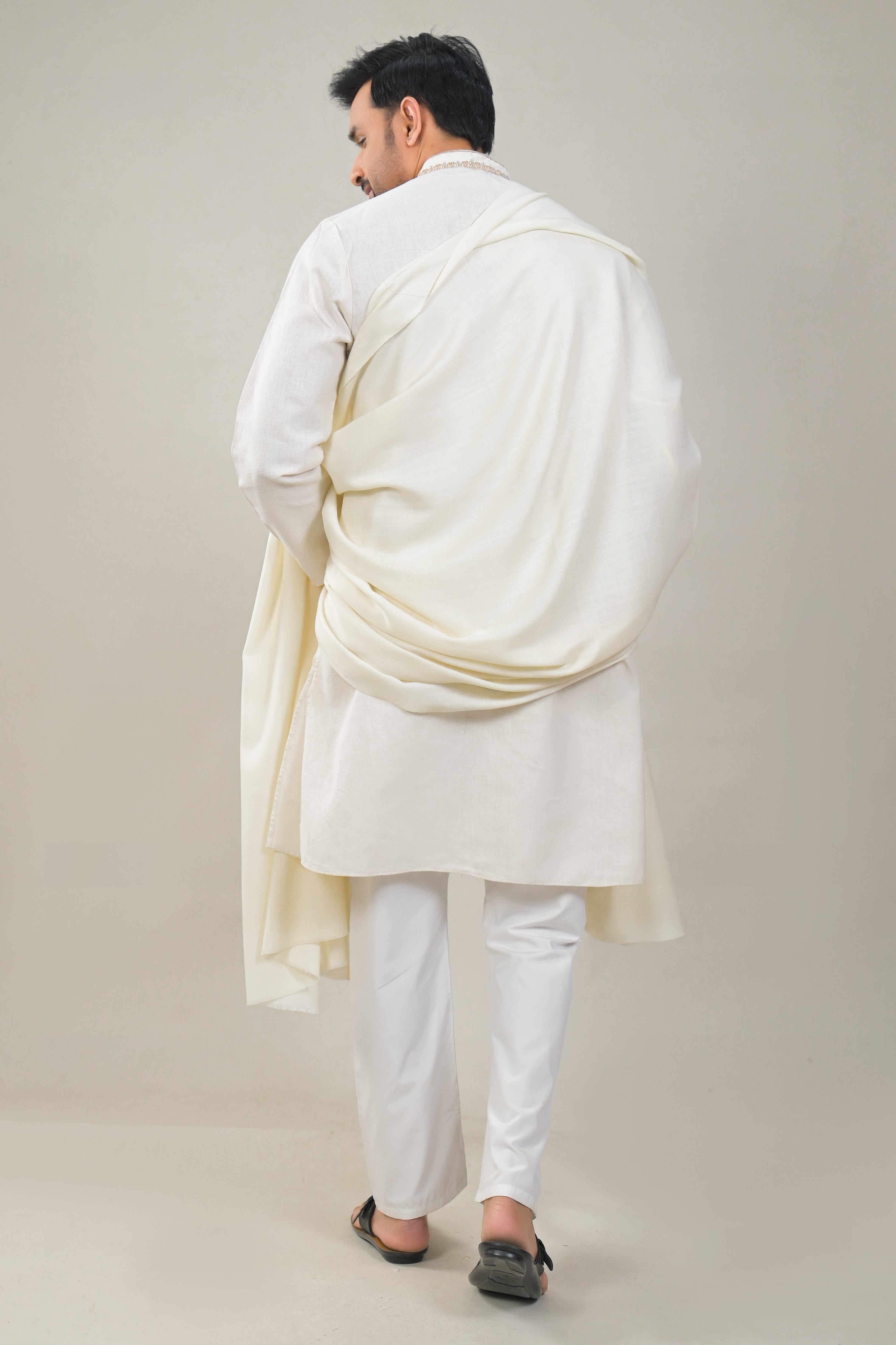 Elevate Elegant Solid Woolen Shawl