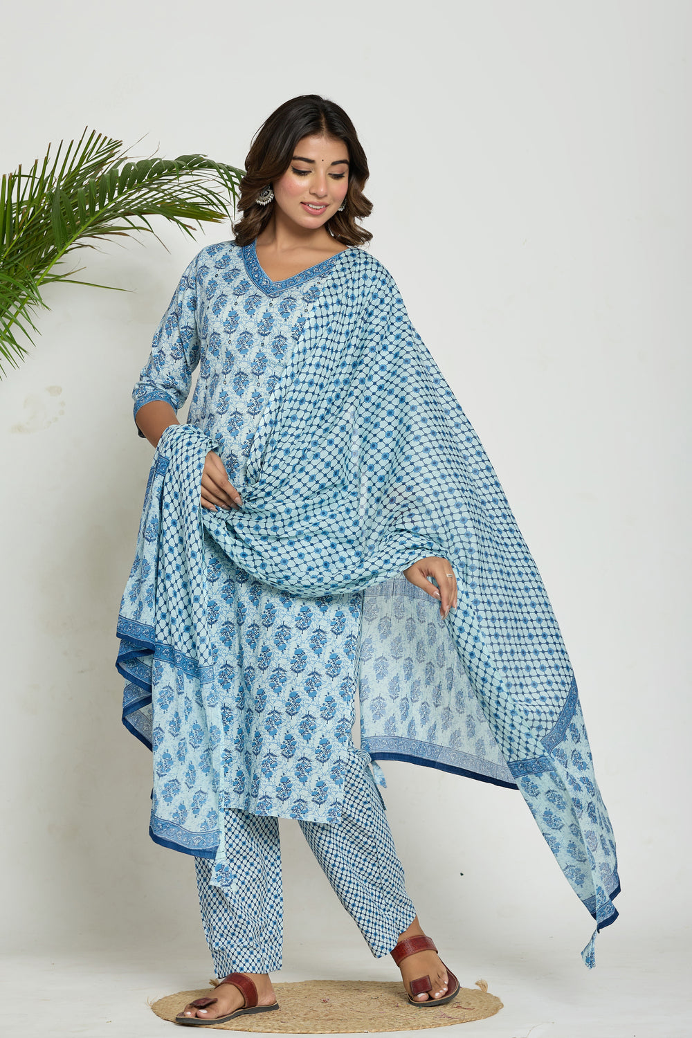 Elevate Ethnic Leaf Motif Women’s Kurta Set