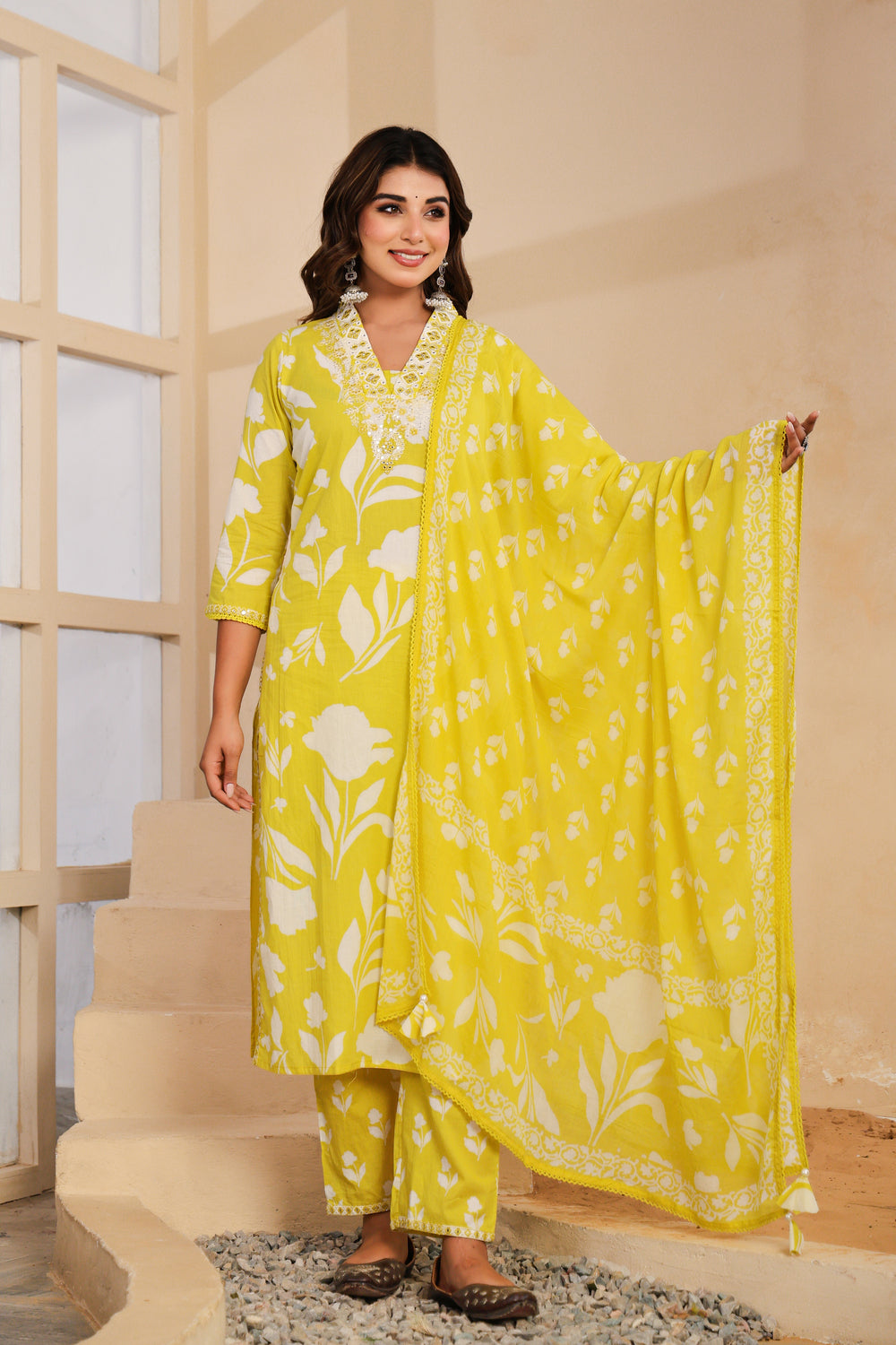 Soul Armor Ethnic Motif Printed Kurta Pant Dupatta Suit Set