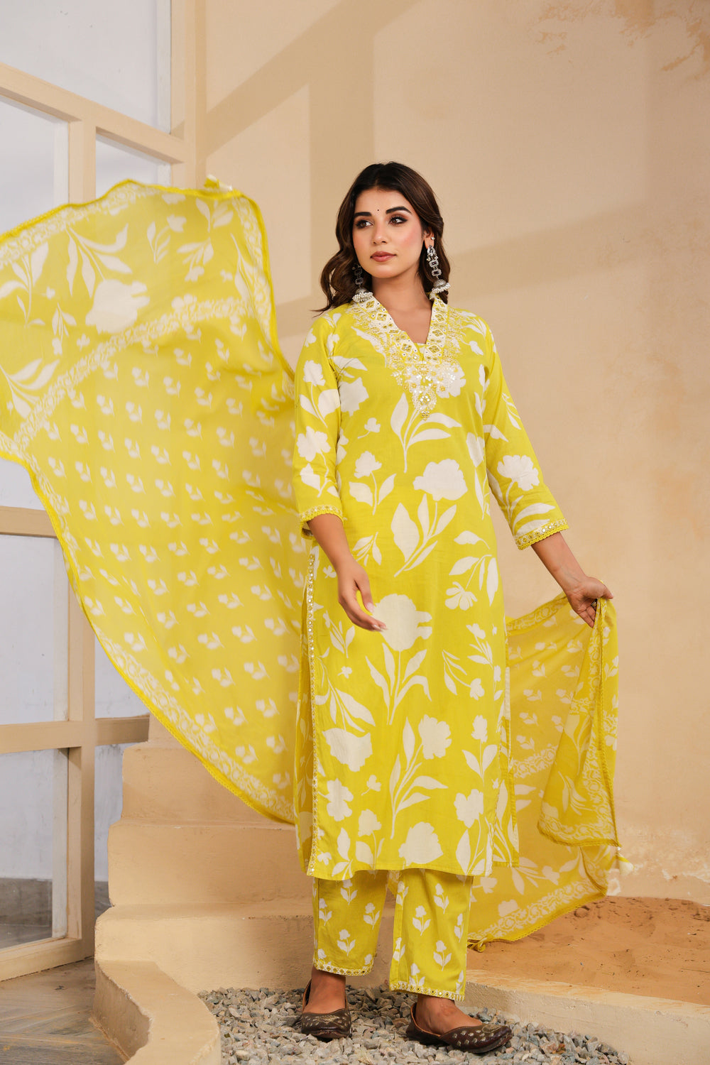 Soul Armor Ethnic Motif Printed Kurta Pant Dupatta Suit Set
