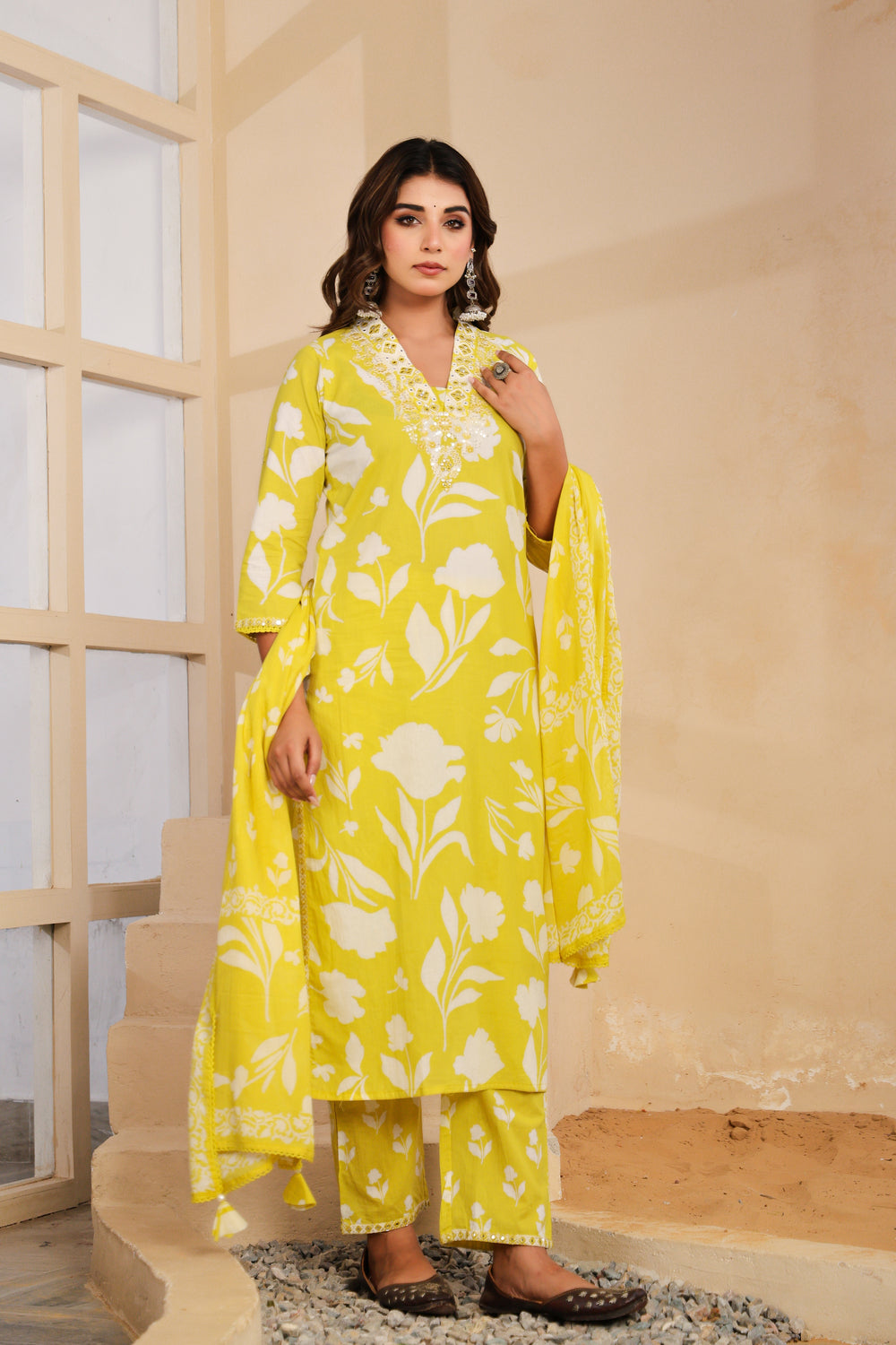 Soul Armor Ethnic Motif Printed Kurta Pant Dupatta Suit Set