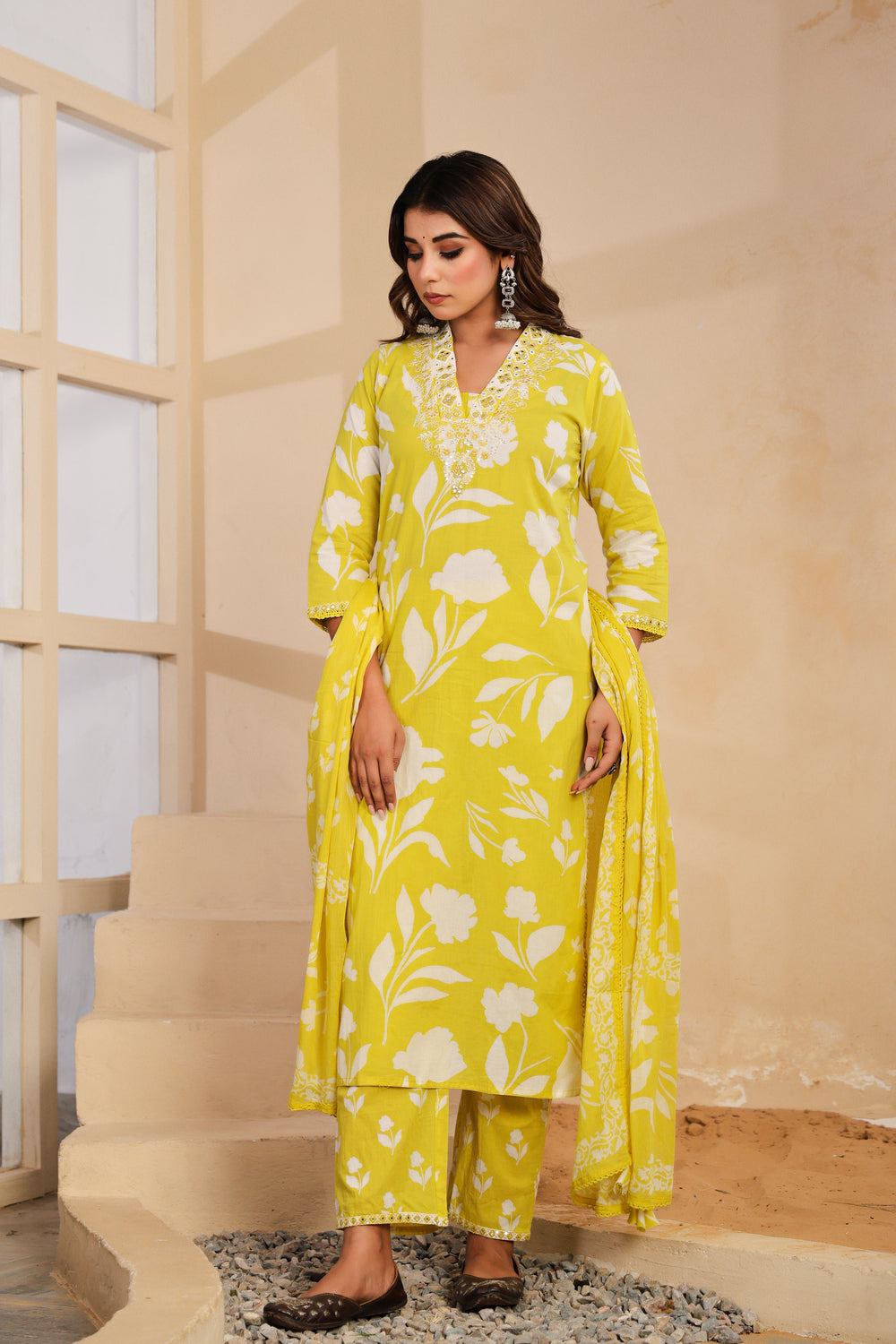 Soul Armor Ethnic Motif Printed Kurta Pant Dupatta Suit Set