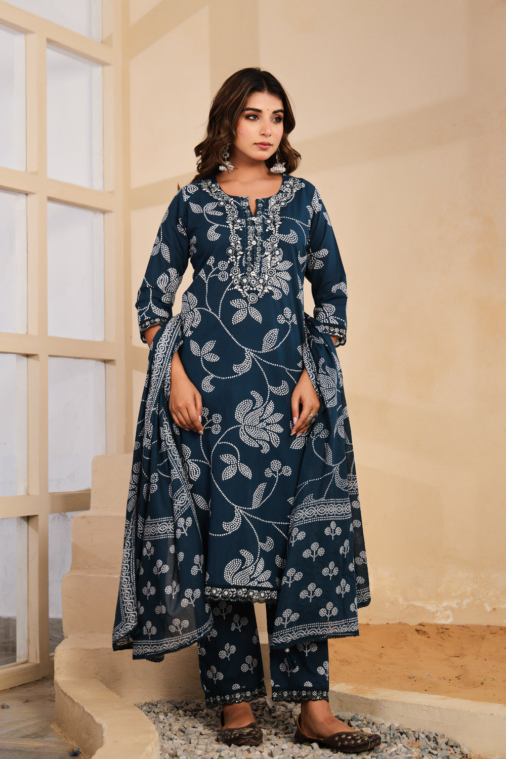Soul Armor Floral Printed Kurta Pant Dupatta Set
