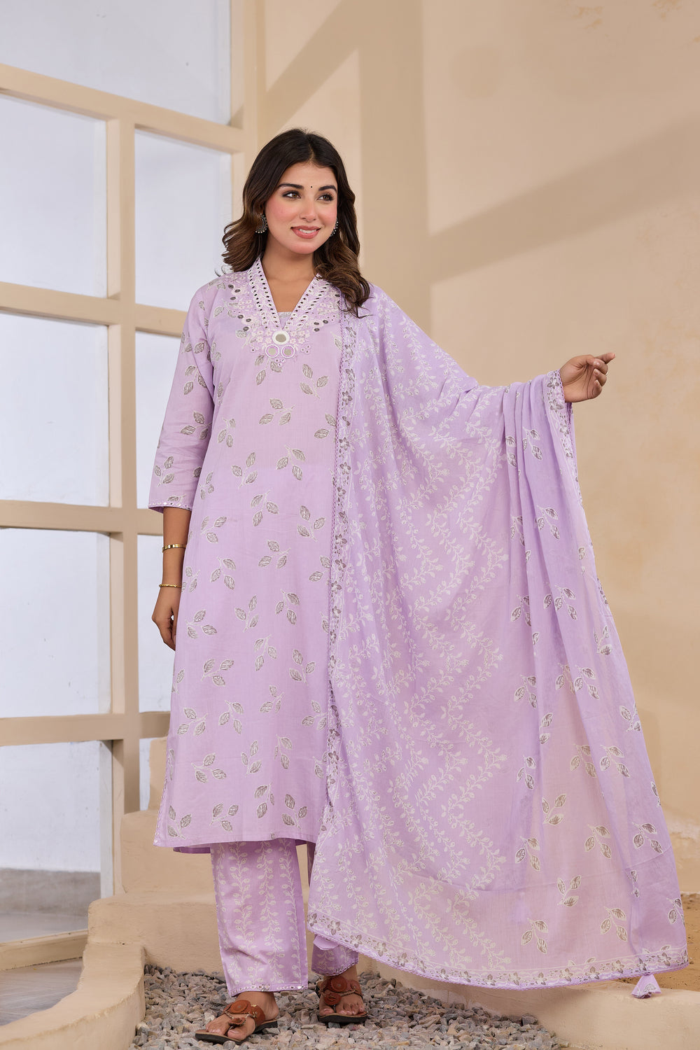 Soul ArmorFloral Printed Straight Kurta Pant Dupatta Set
