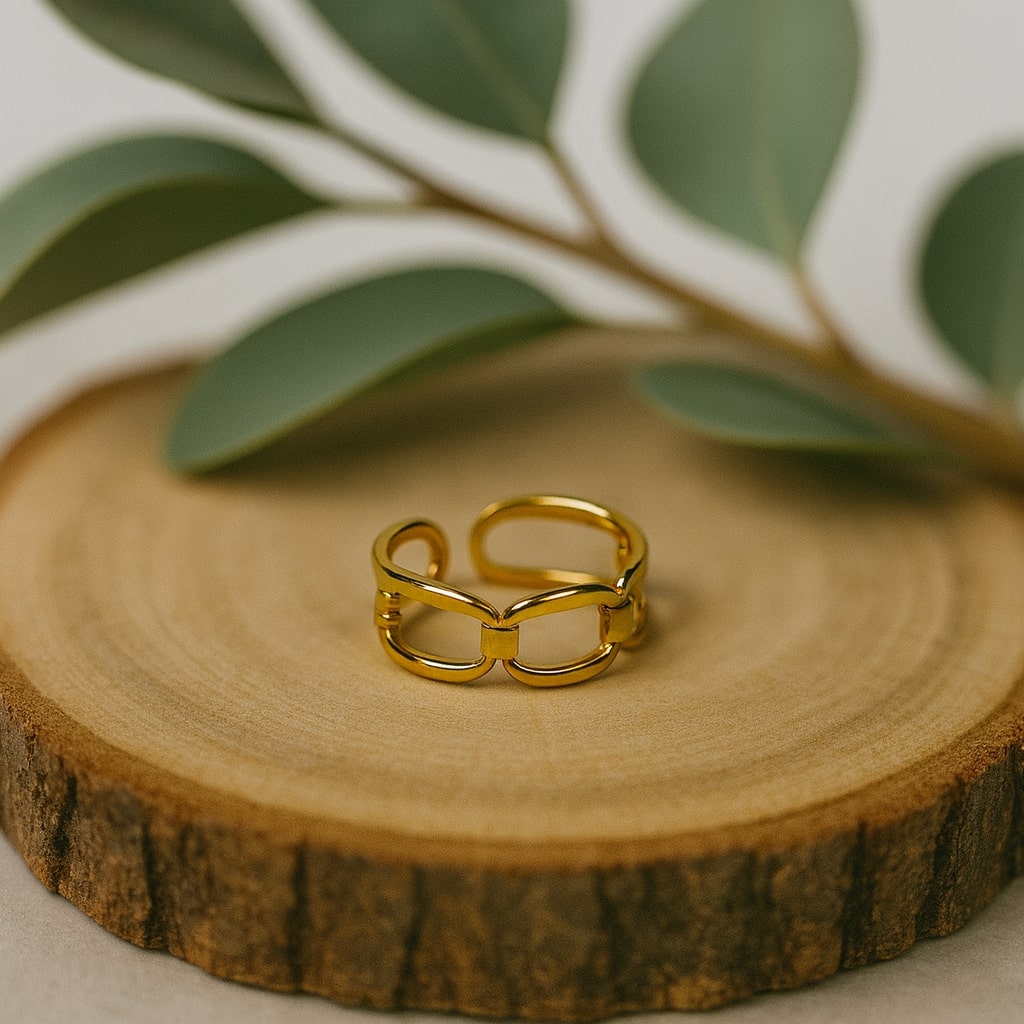 Buckle Chain Ring
