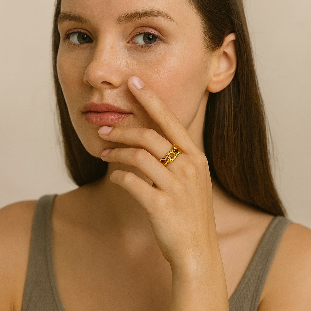 Buckle Chain Ring