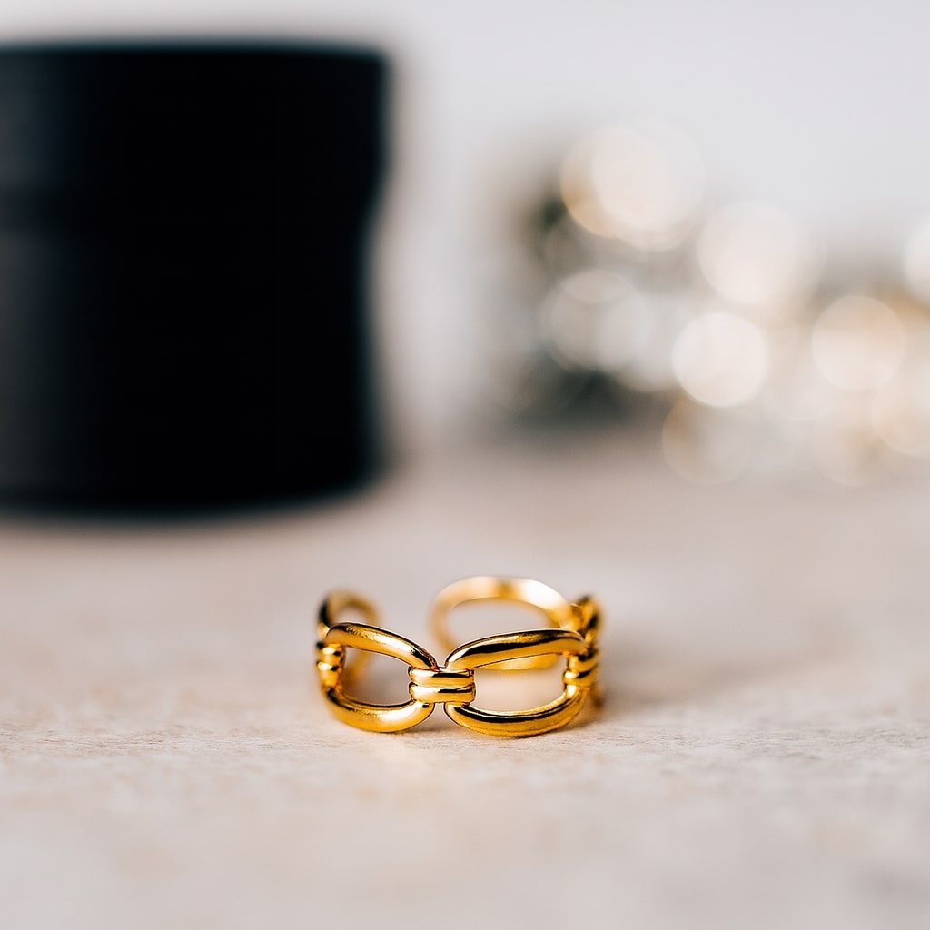 Buckle Chain Ring