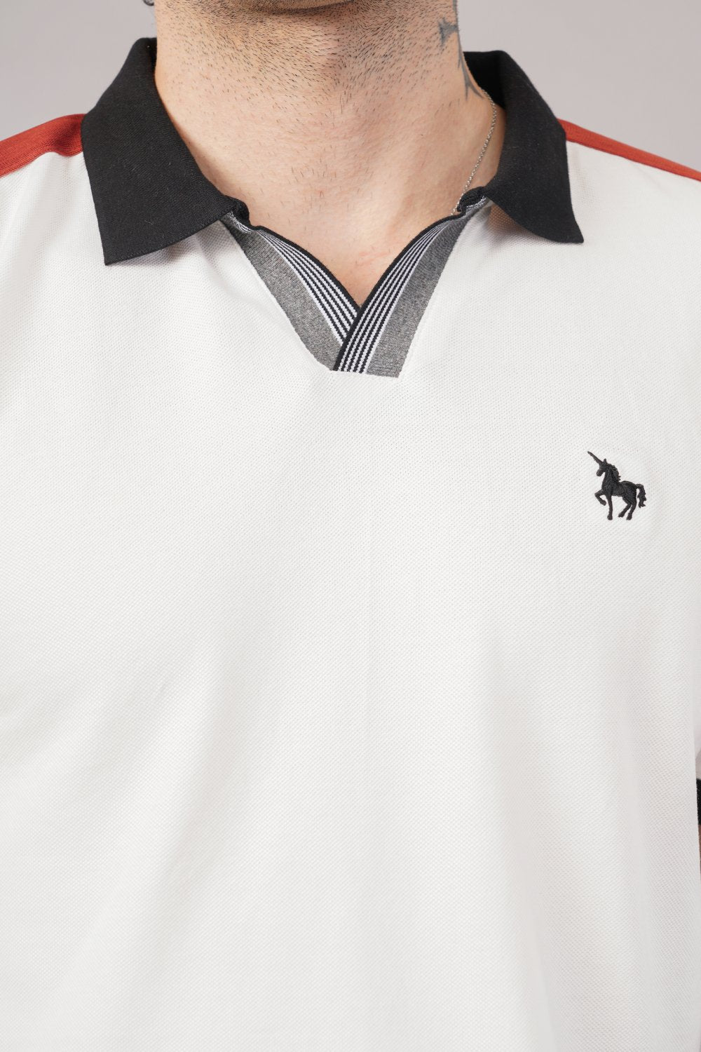 Van Heusen Solid White Rust Shoulder Design Half Sleeve Polo T-shirt