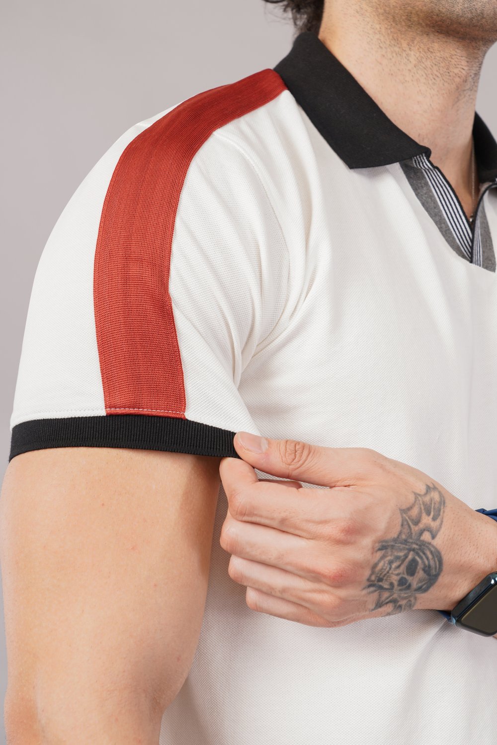 Van Heusen Solid White Rust Shoulder Design Half Sleeve Polo T-shirt