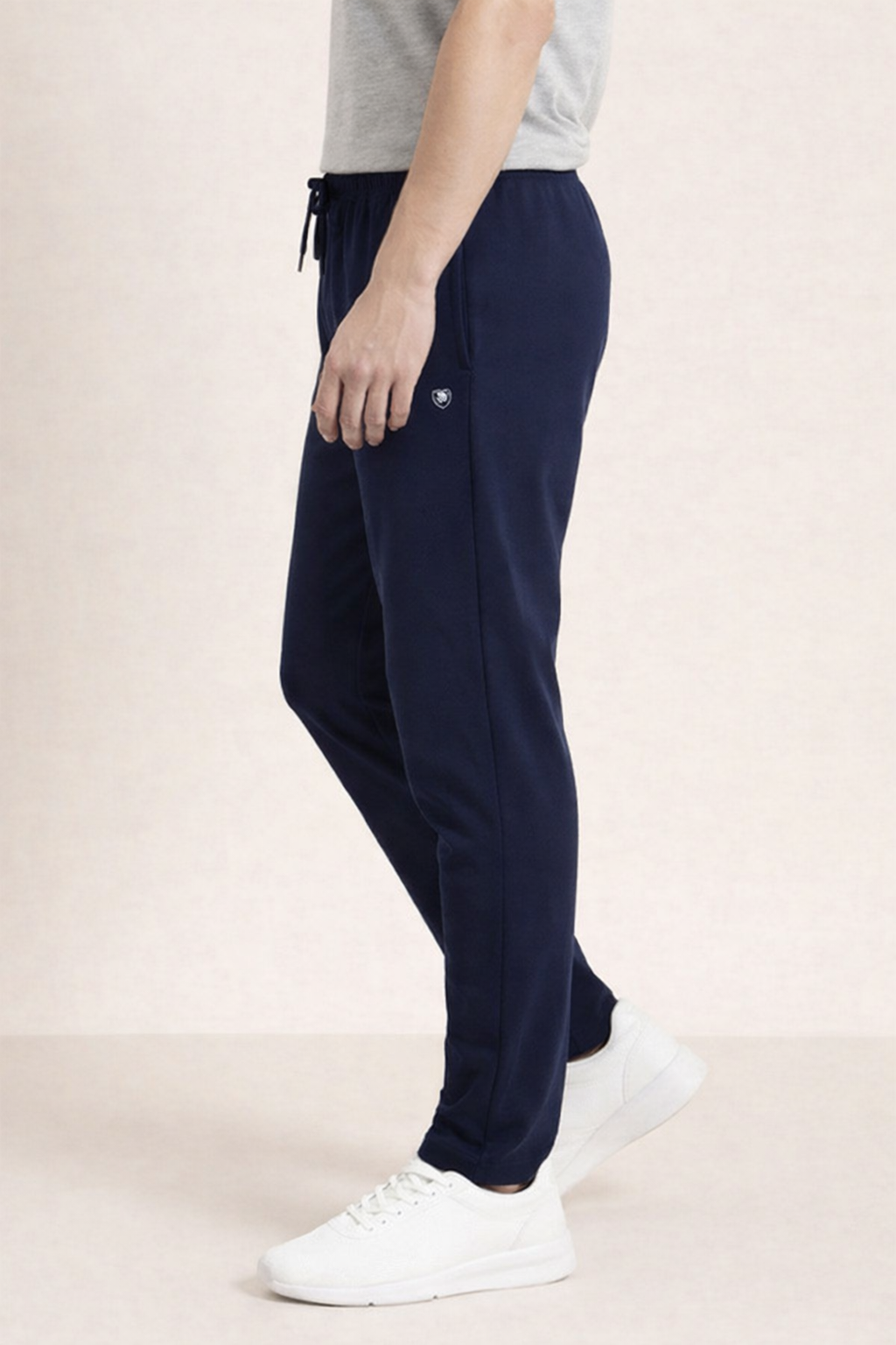 On Vers Mens Solid  Lightweight Comfort Fit Track Pant.