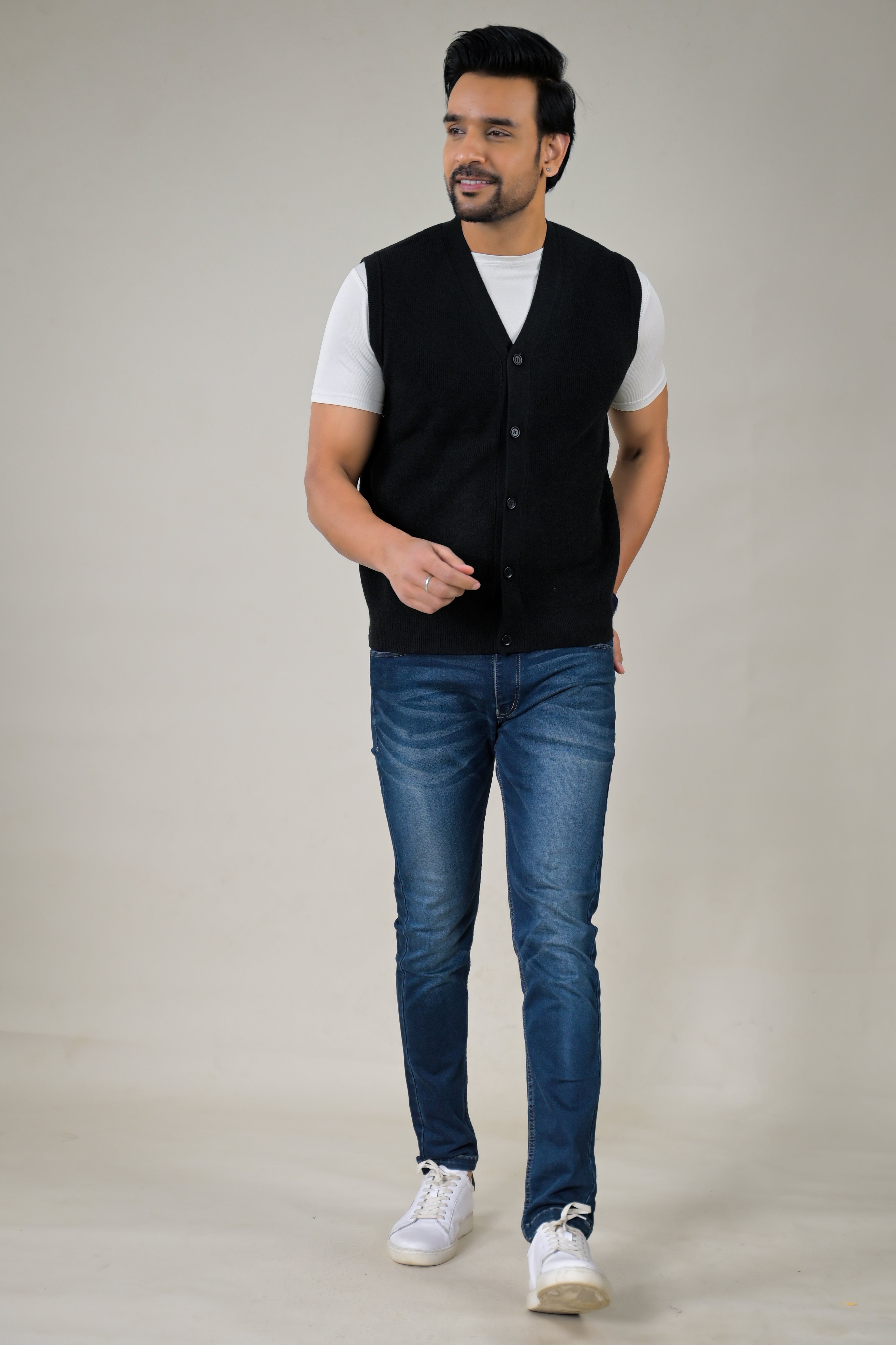 Soul Armor Men's Sleeveless V-Neck Cardigan Vest Classic Knit Button-Down Sweater Vest