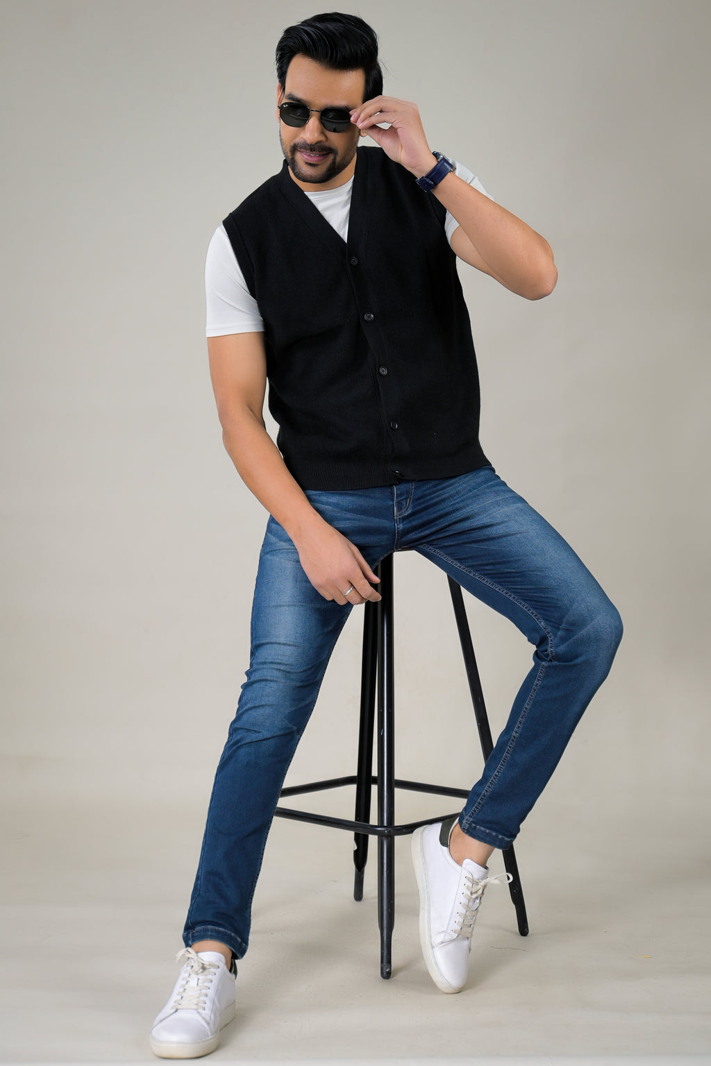 Soul Armor Men's Sleeveless V-Neck Cardigan Vest Classic Knit Button-Down Sweater Vest
