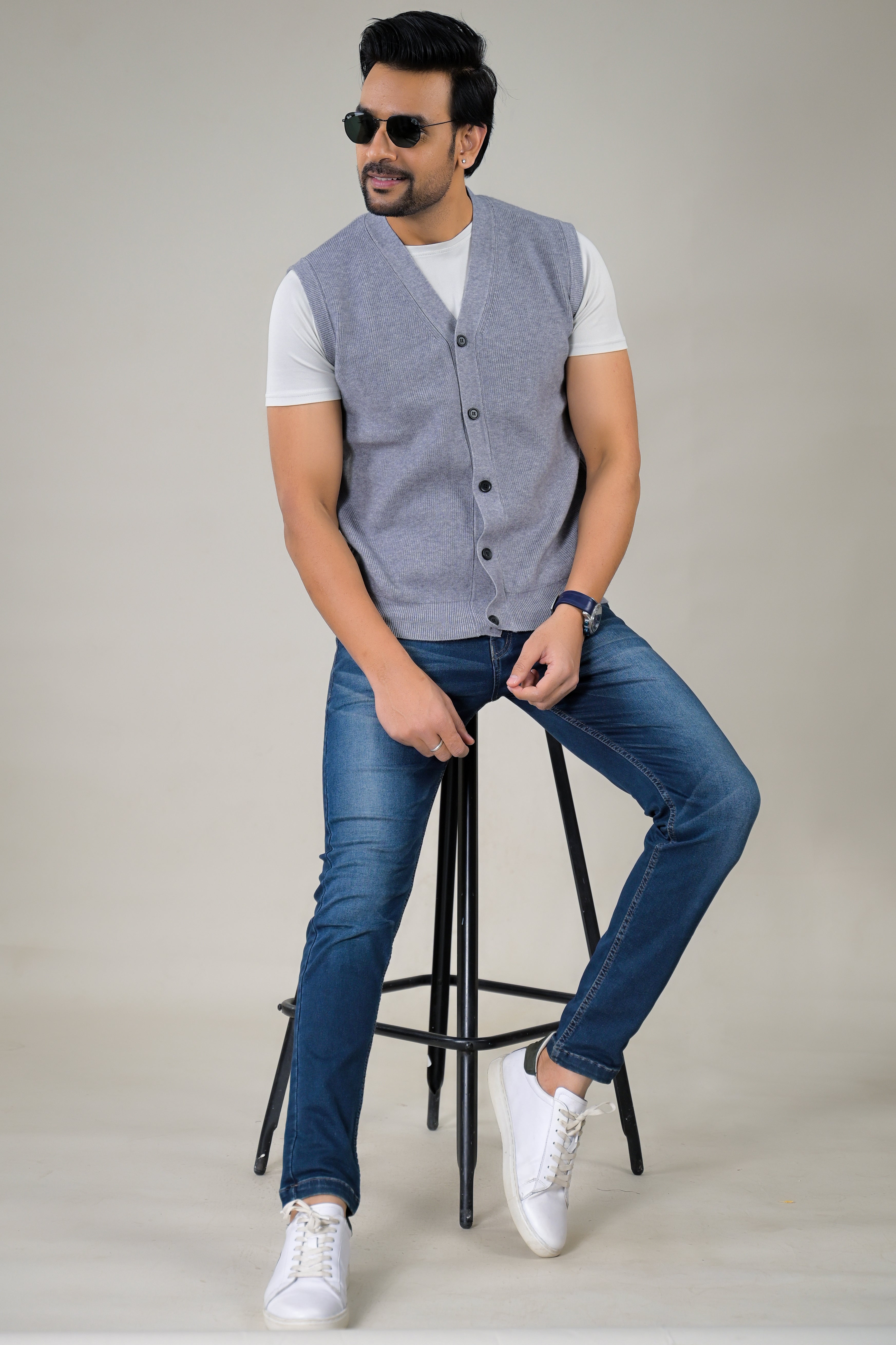 Soul Armor Men's Sleeveless V-Neck Cardigan Vest Classic Knit Button-Down Sweater Vest