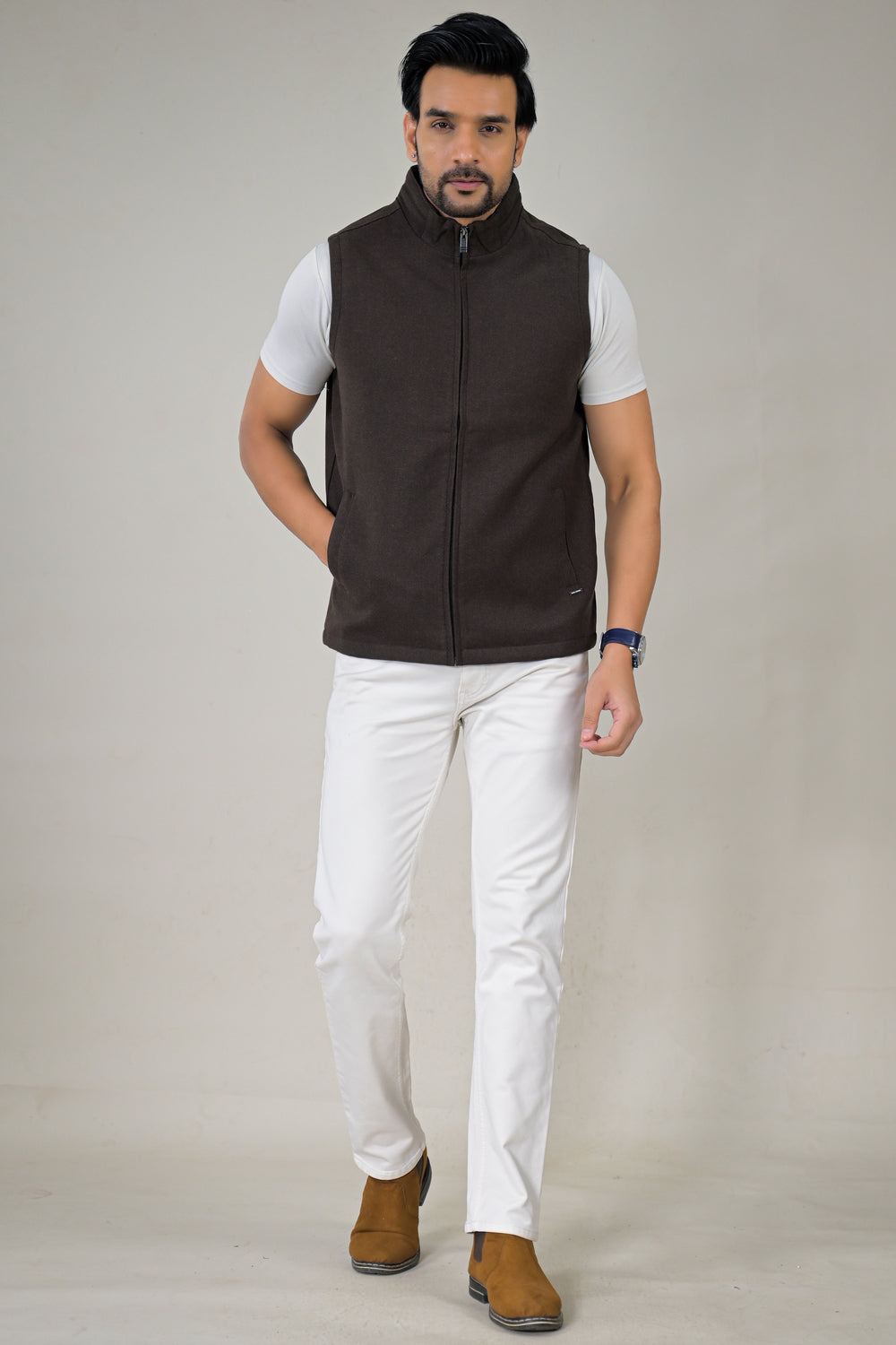 Park-Avenue Men’s Solid Color Sleeveless Zip-Front Jacket.