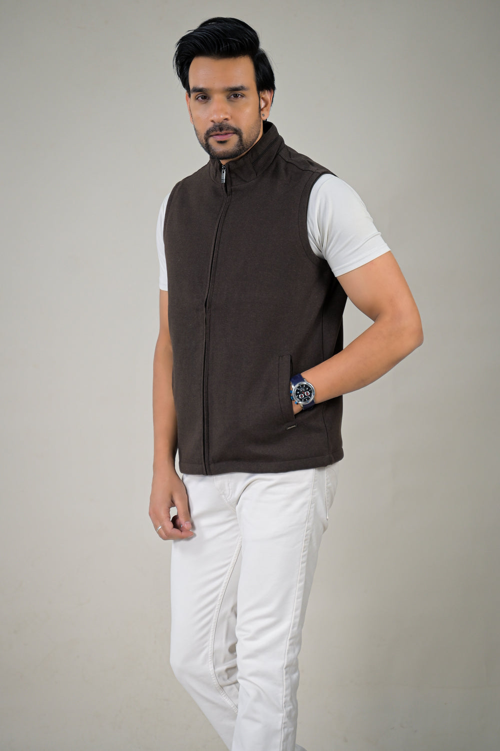 Park-Avenue Men’s Solid Color Sleeveless Zip-Front Jacket.