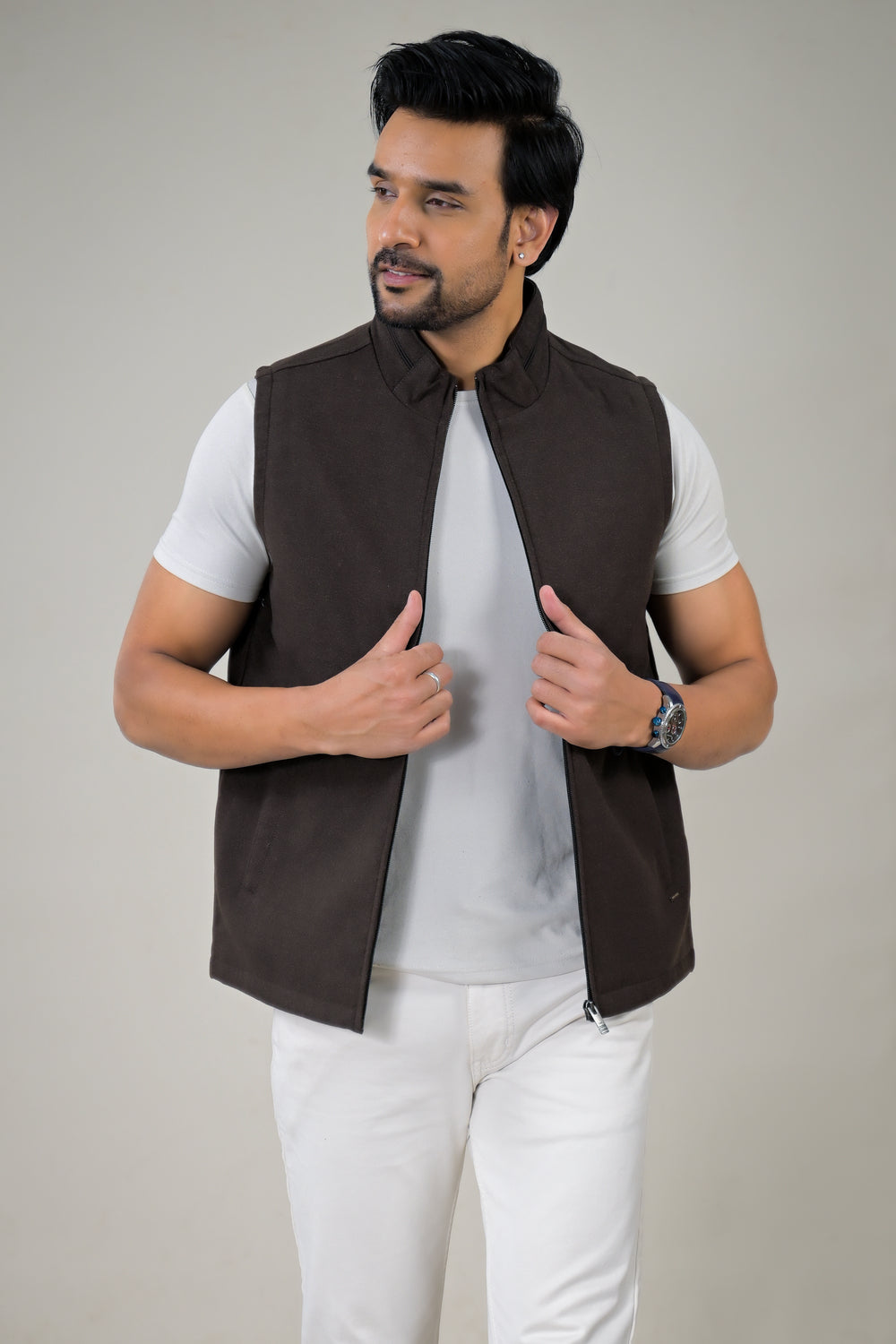 Park-Avenue Men’s Solid Color Sleeveless Zip-Front Jacket.