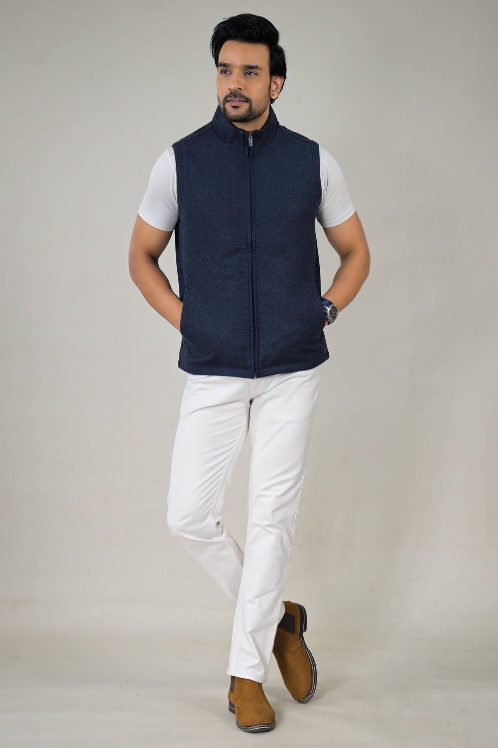Park-Avenue Men’s Solid Color Sleeveless Zip-Front Jacket.