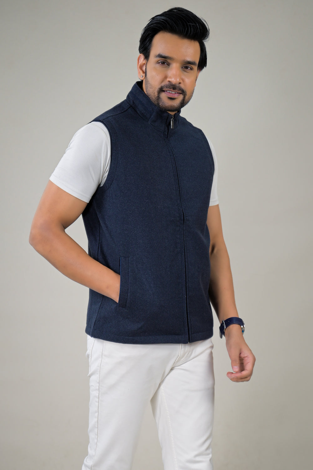 Park-Avenue Men’s Solid Color Sleeveless Zip-Front Jacket.