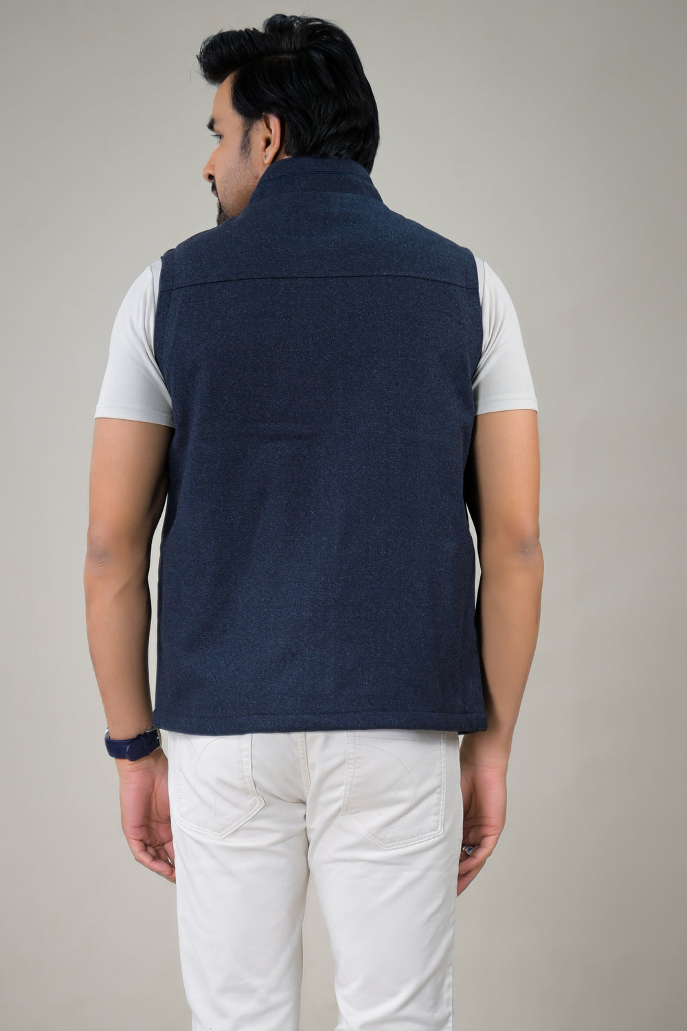 Park-Avenue Men’s Solid Color Sleeveless Zip-Front Jacket.