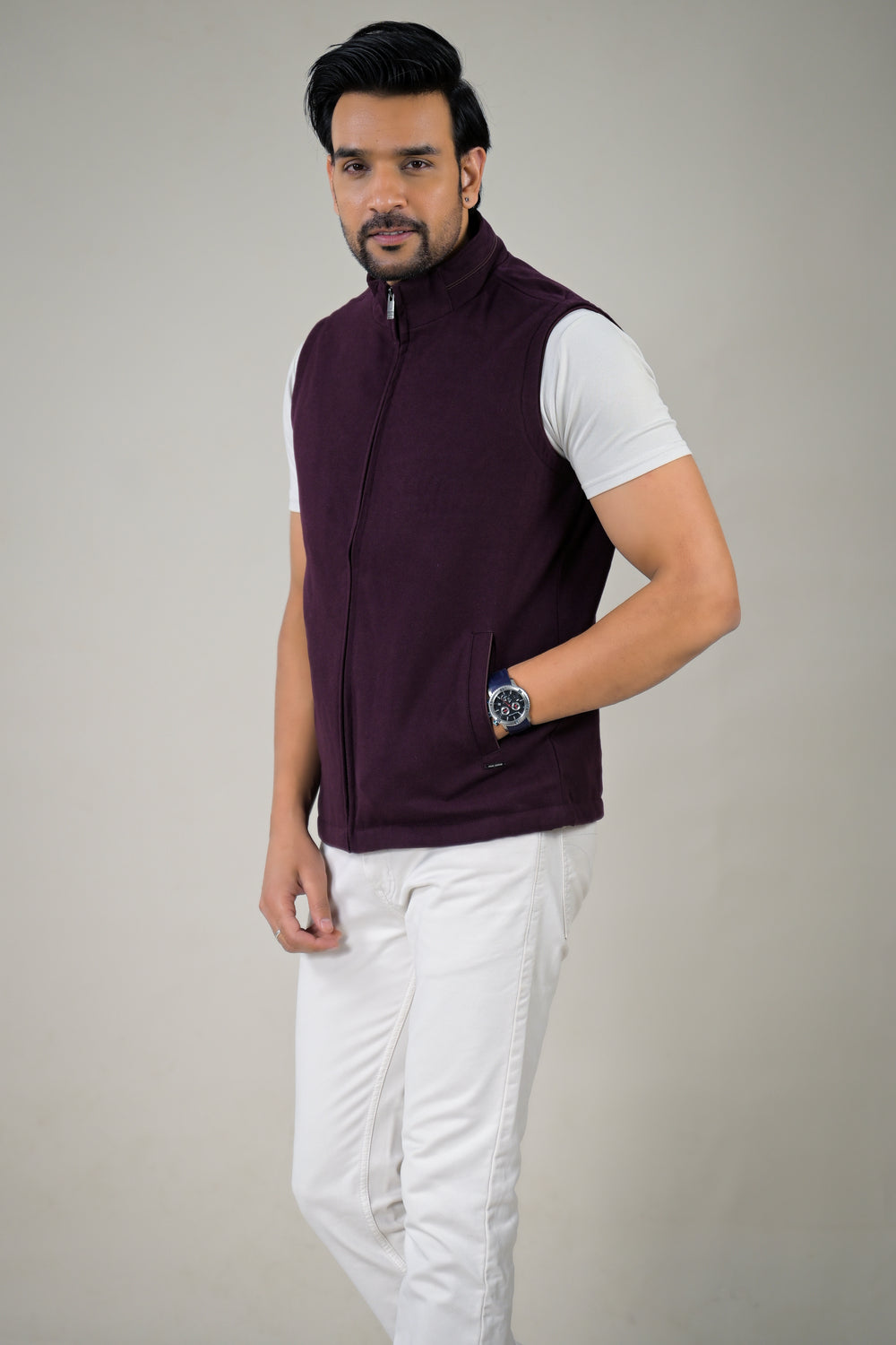 Park-Avenue Men’s Solid Color Sleeveless Zip-Front Jacket.